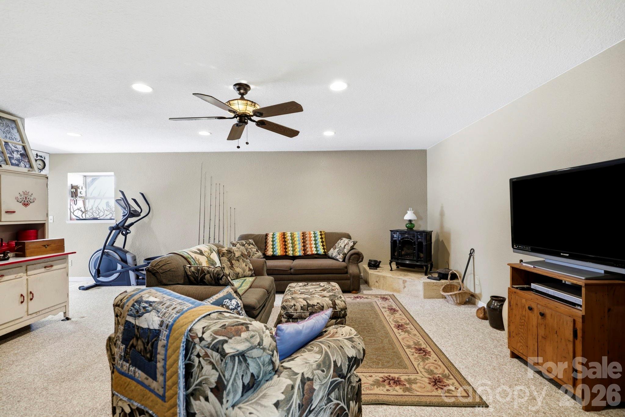 1489 Round Mountain Road — Brevard