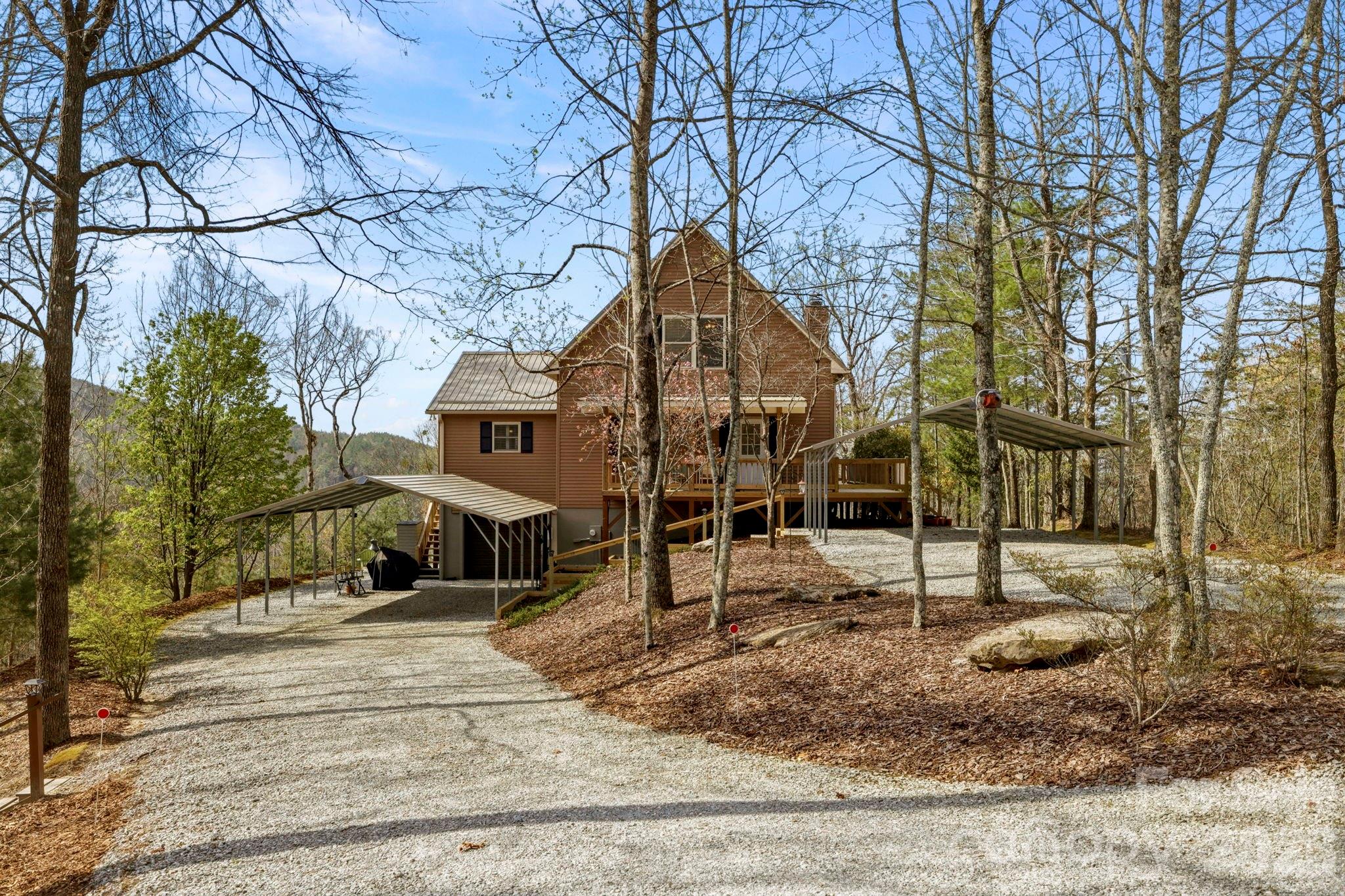 1489 Round Mountain Road — Brevard