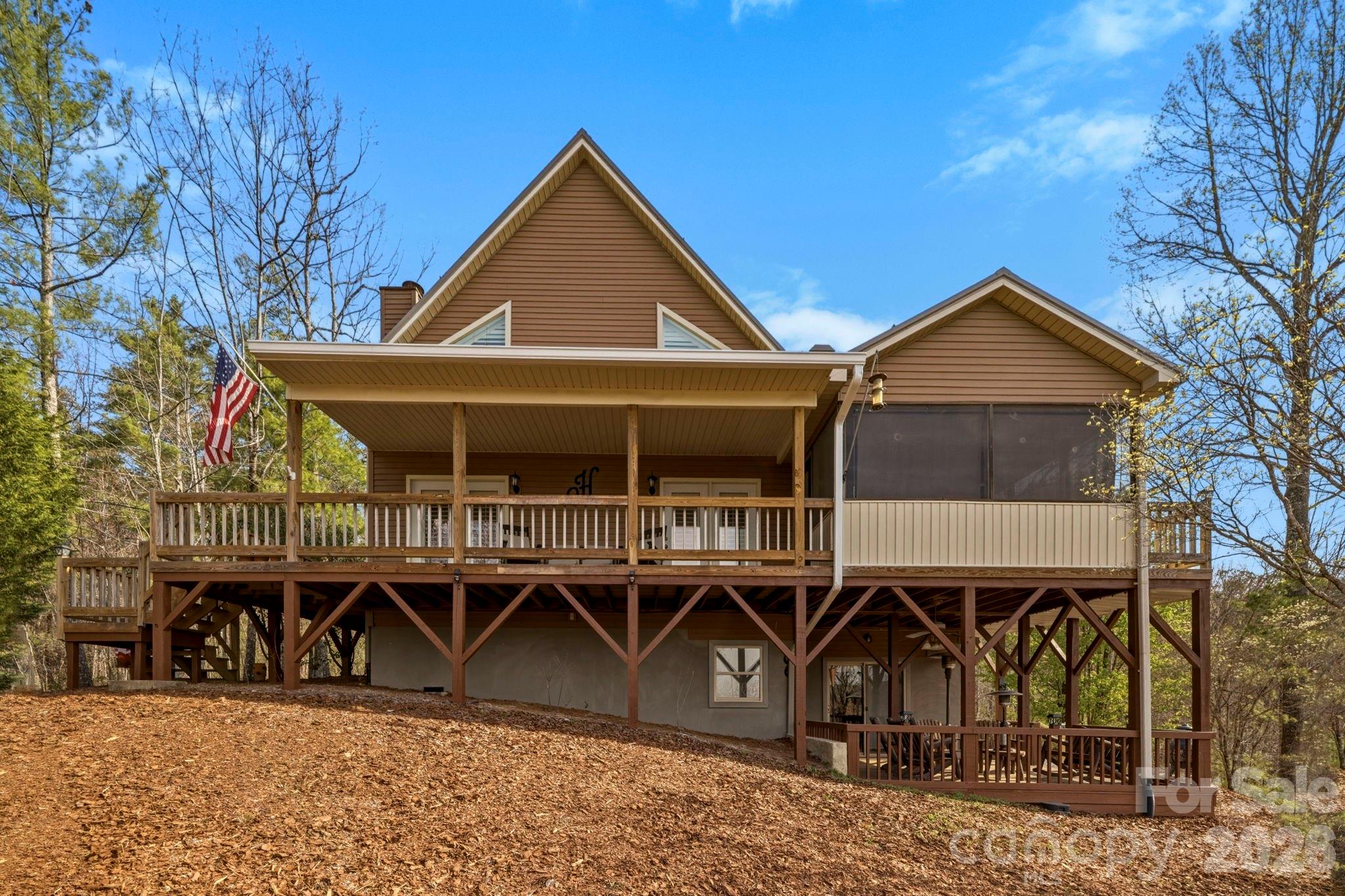 1489 Round Mountain Road — Brevard