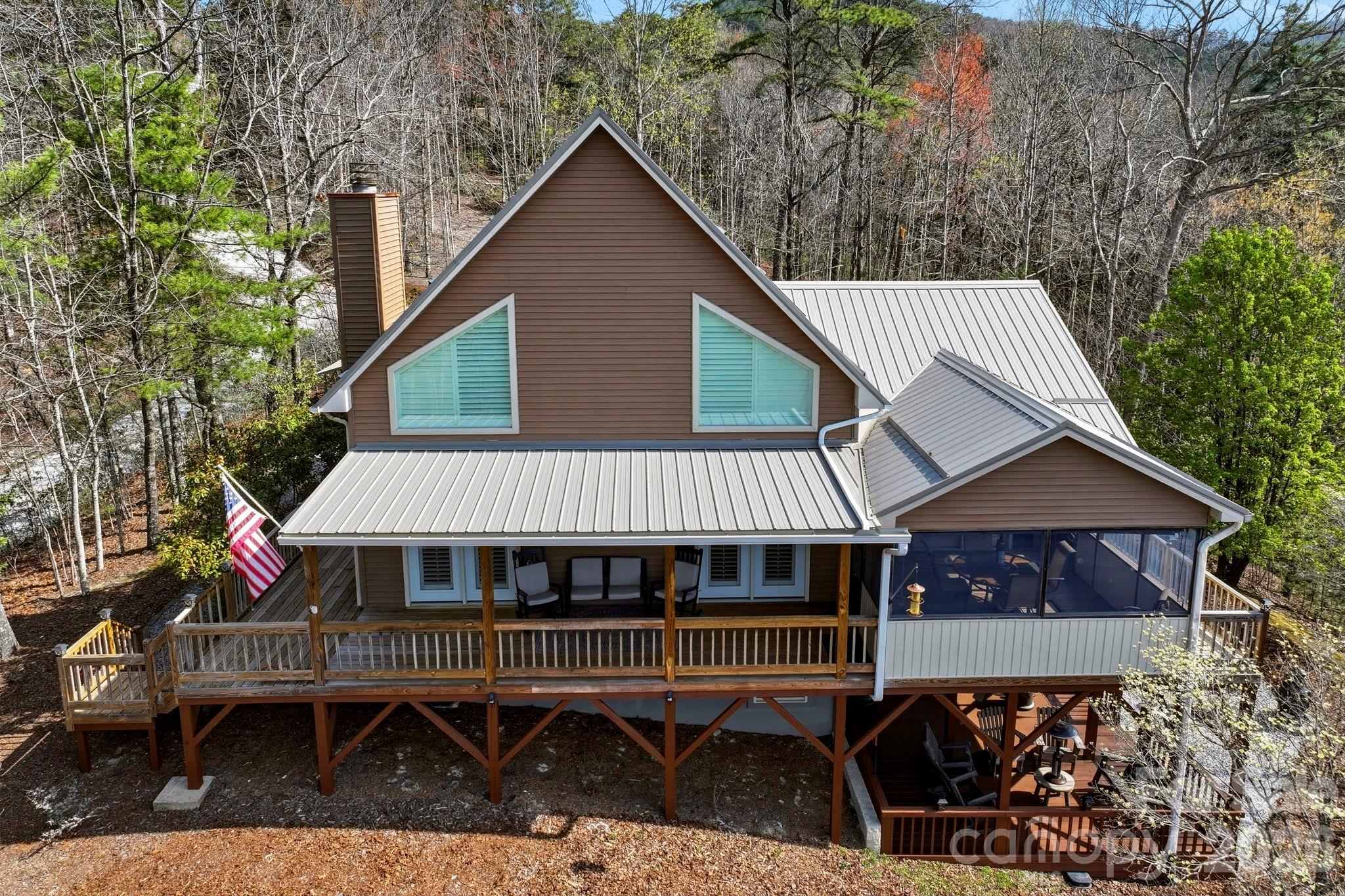 1489 Round Mountain Road — Brevard