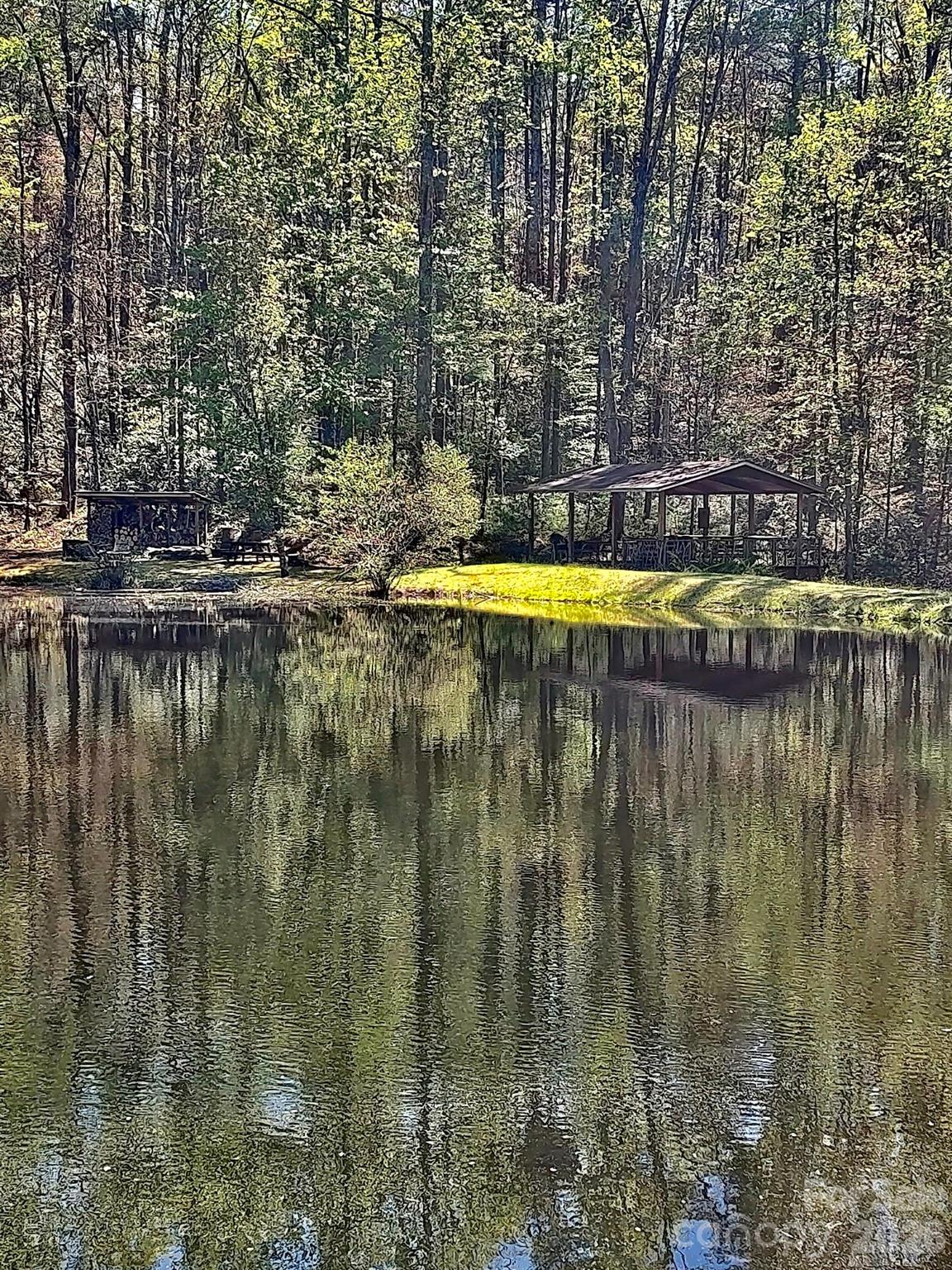 1489 Round Mountain Road — Brevard