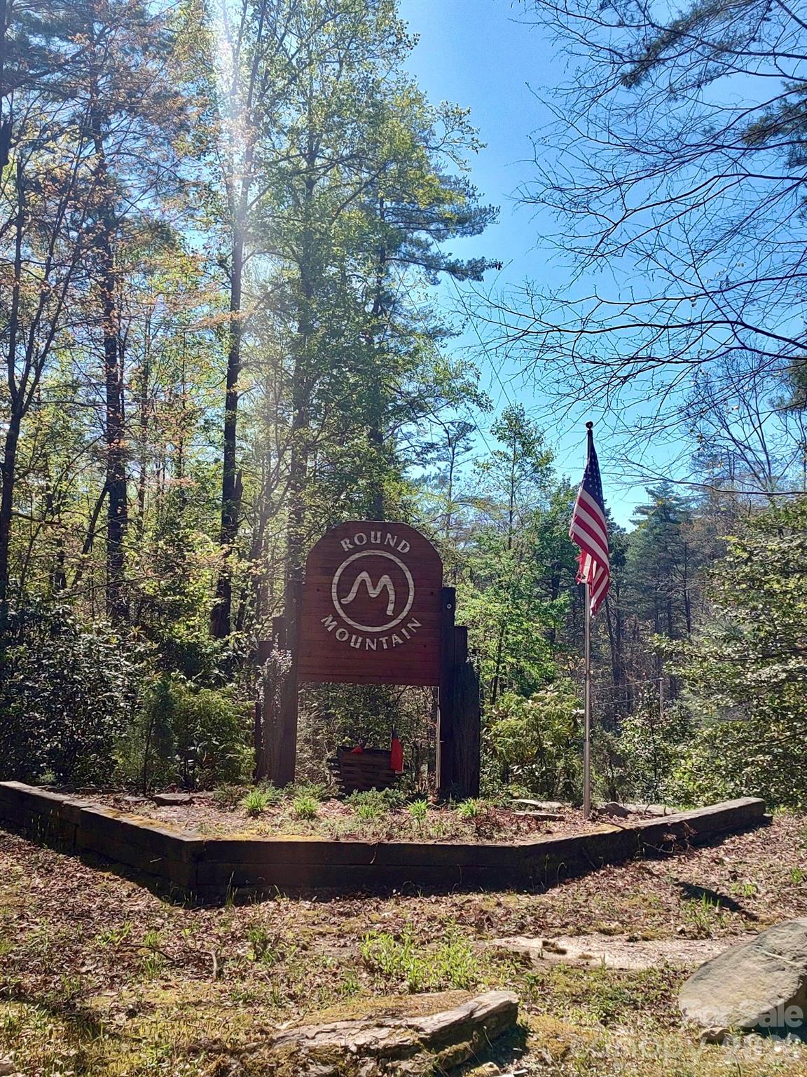 1489 Round Mountain Road — Brevard