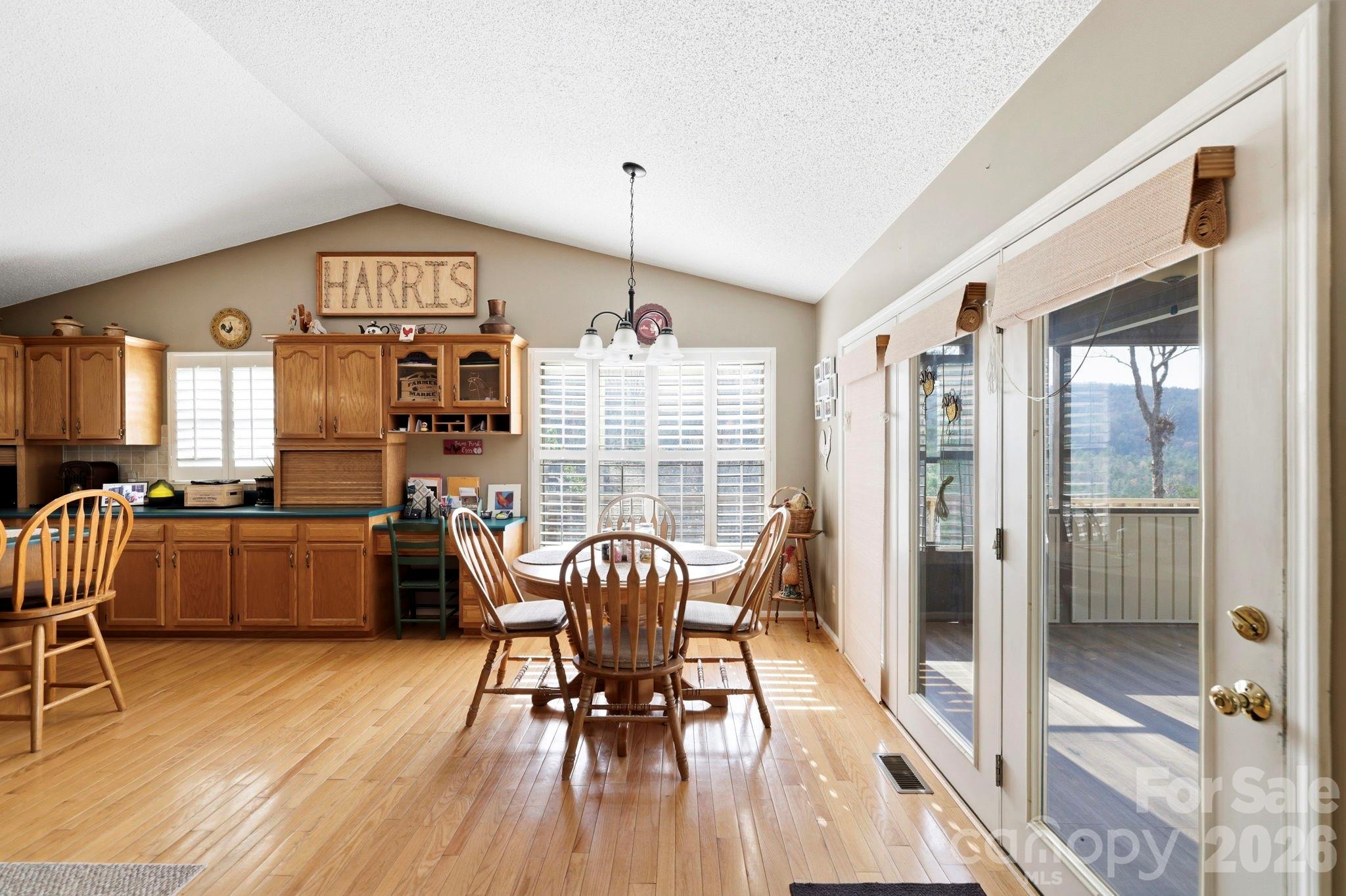 1489 Round Mountain Road — Brevard