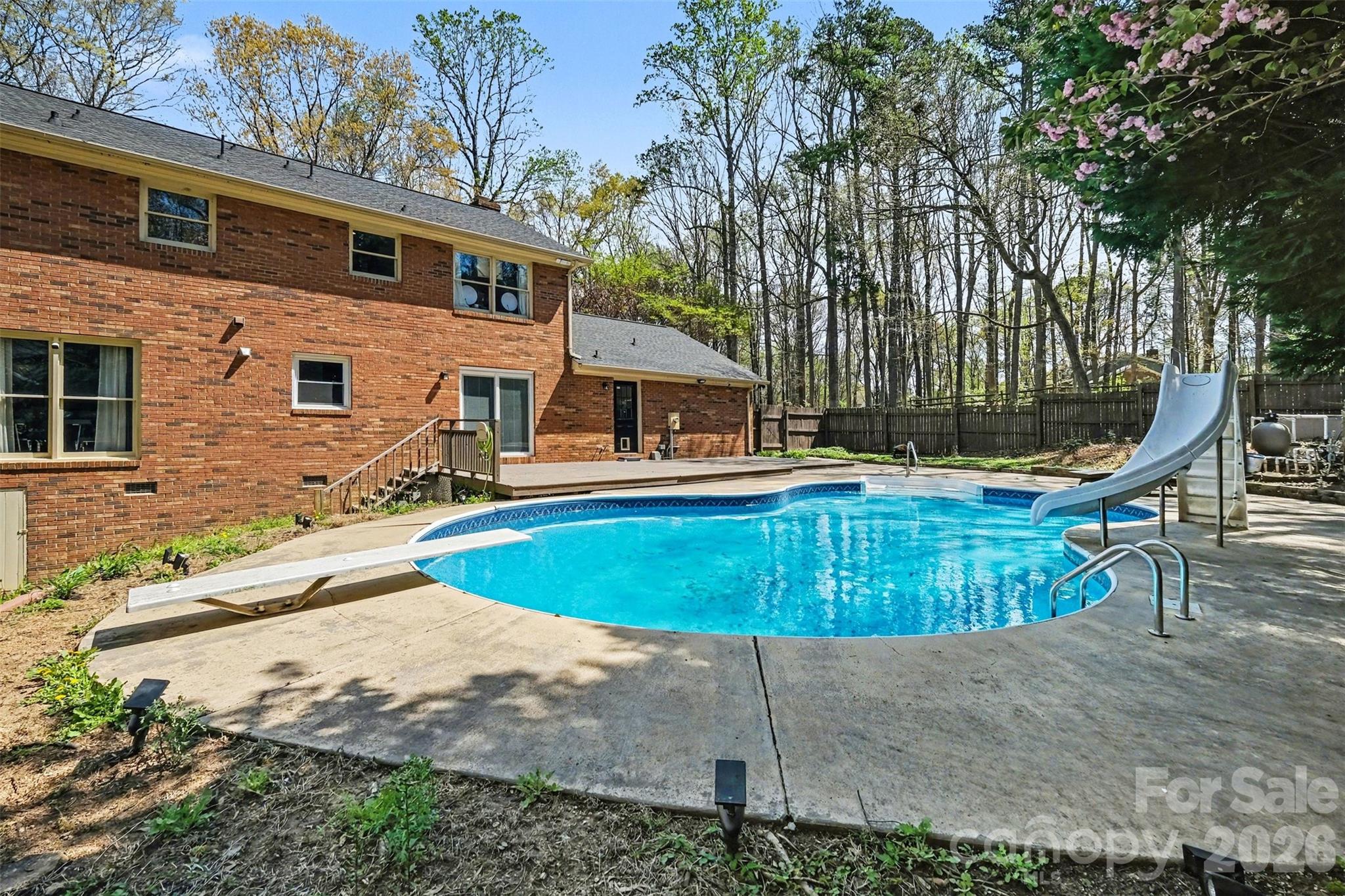 1560 Chatham Court NW — Concord