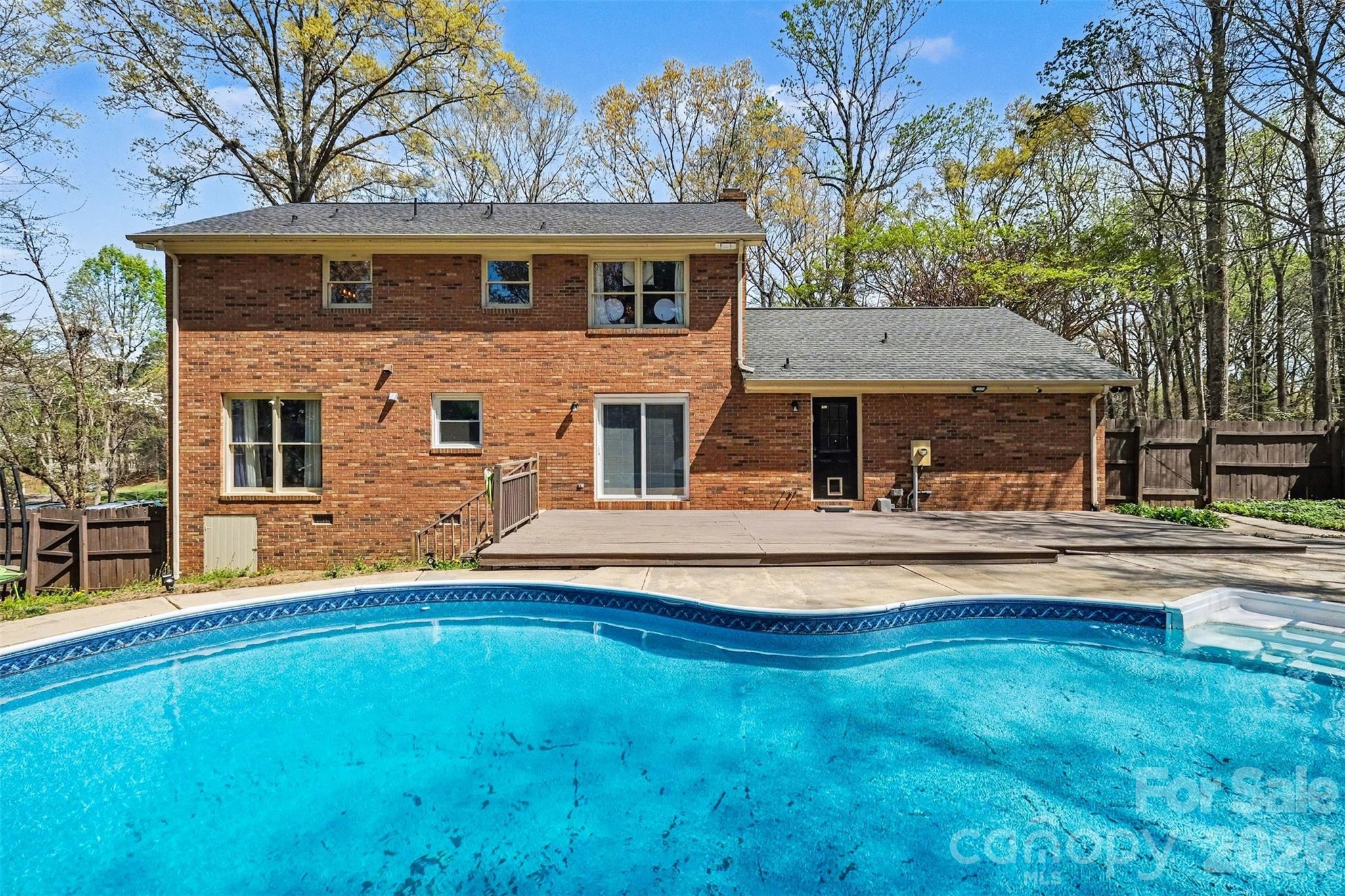 1560 Chatham Court NW — Concord