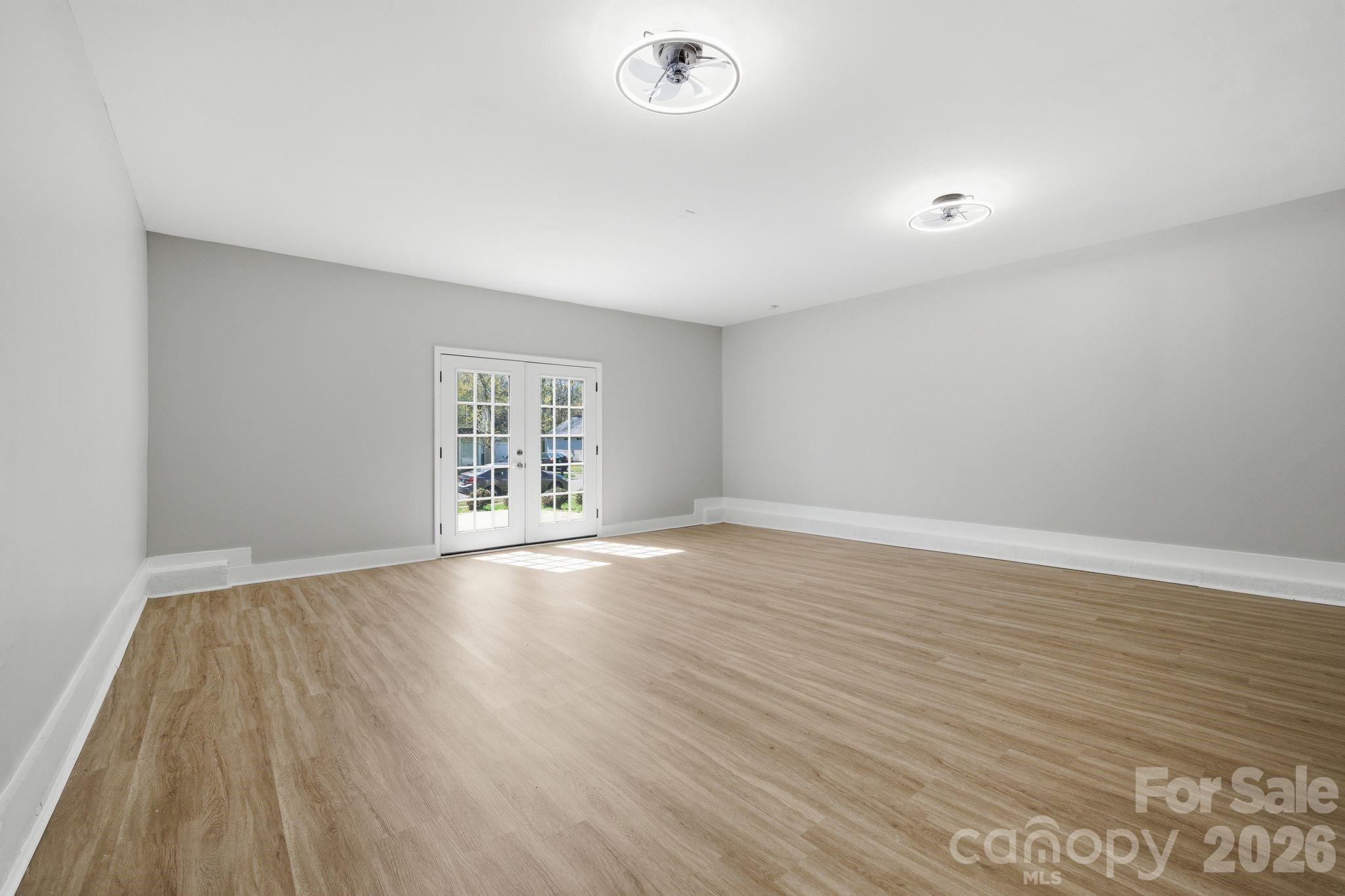 10122 Northwoods Forest Drive — Charlotte