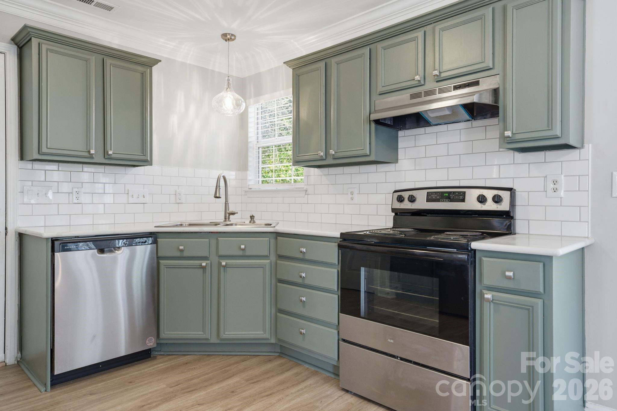 10122 Northwoods Forest Drive — Charlotte