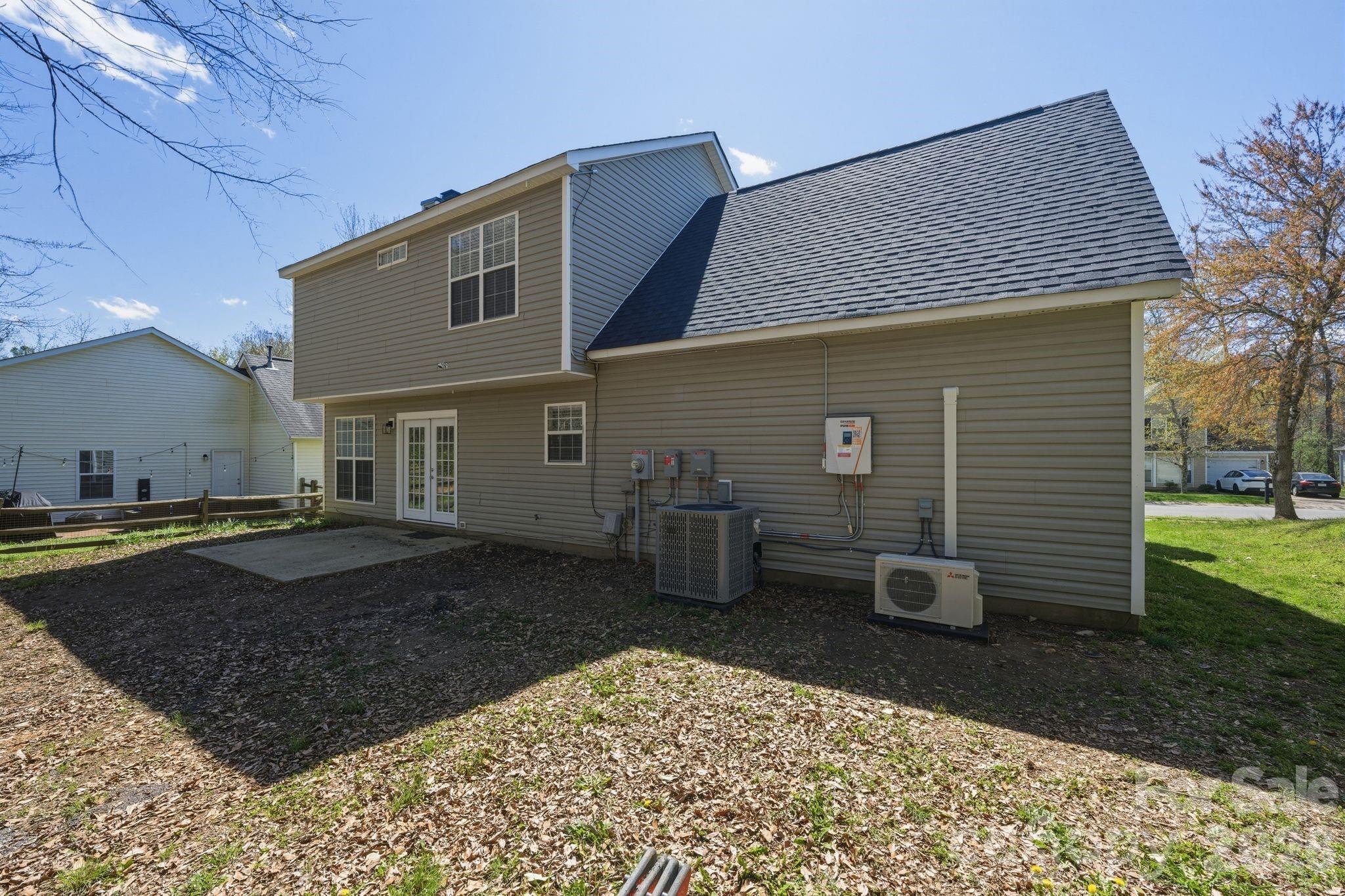 10122 Northwoods Forest Drive — Charlotte