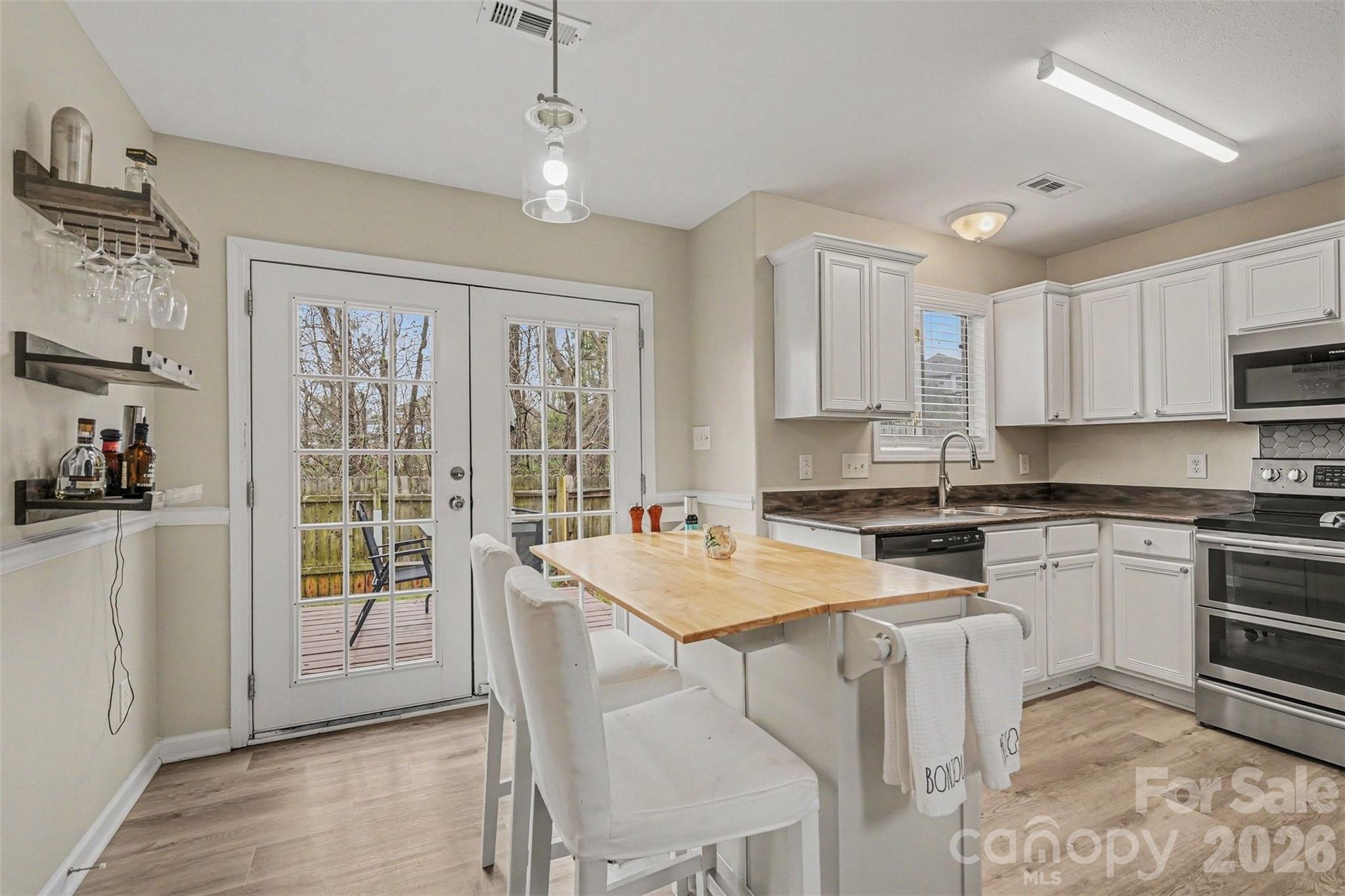 5504 Waverly Lynn Lane — Charlotte