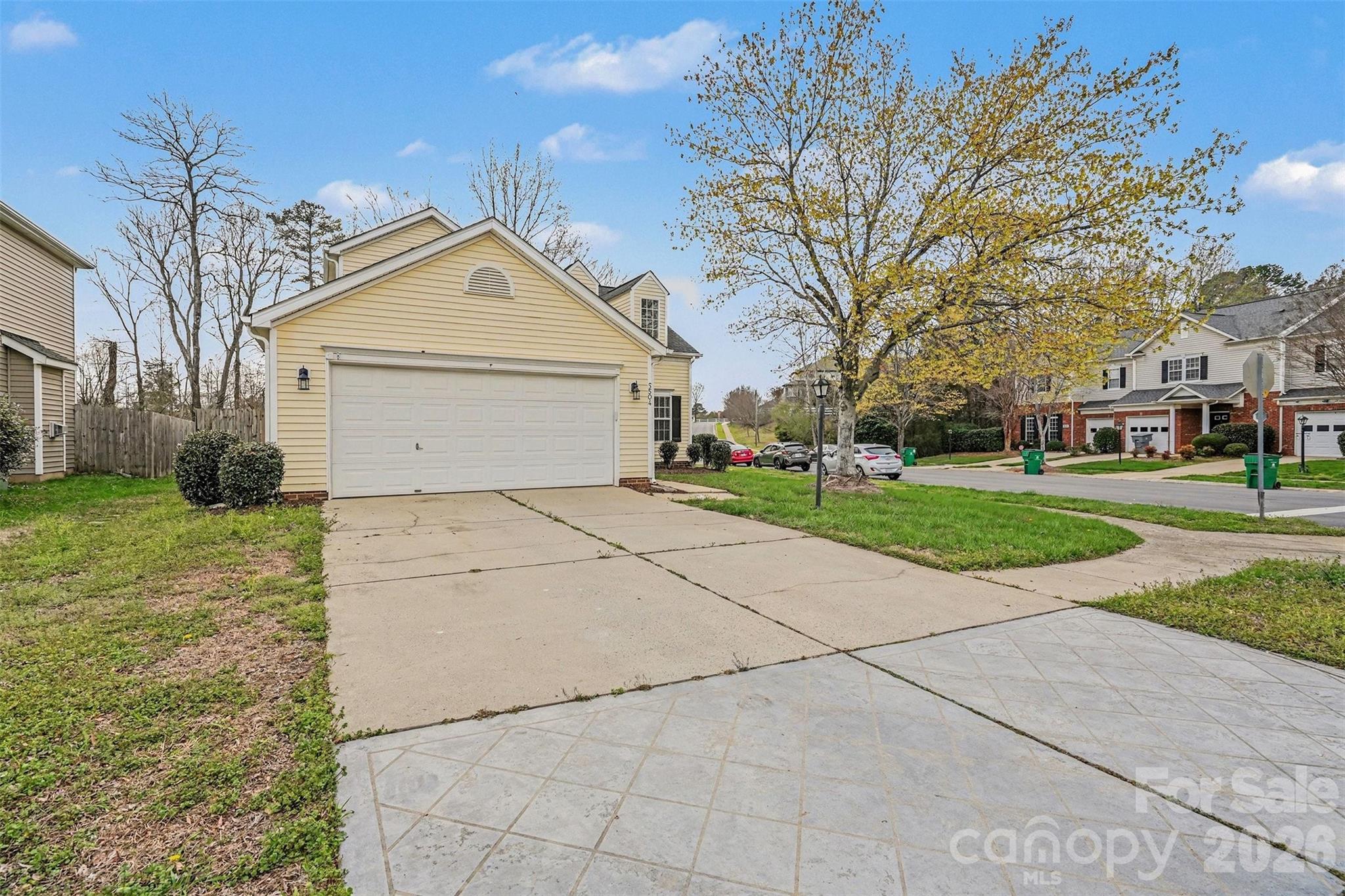 5504 Waverly Lynn Lane — Charlotte