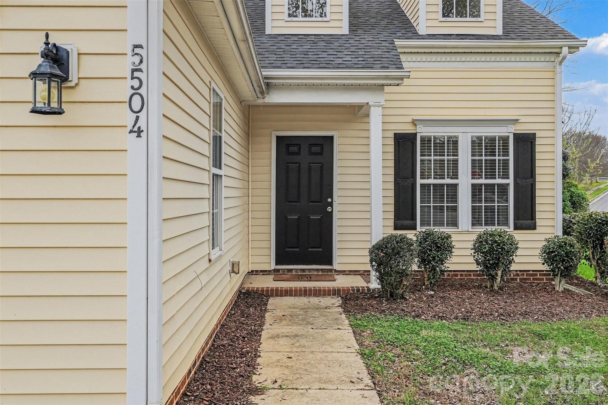 5504 Waverly Lynn Lane — Charlotte