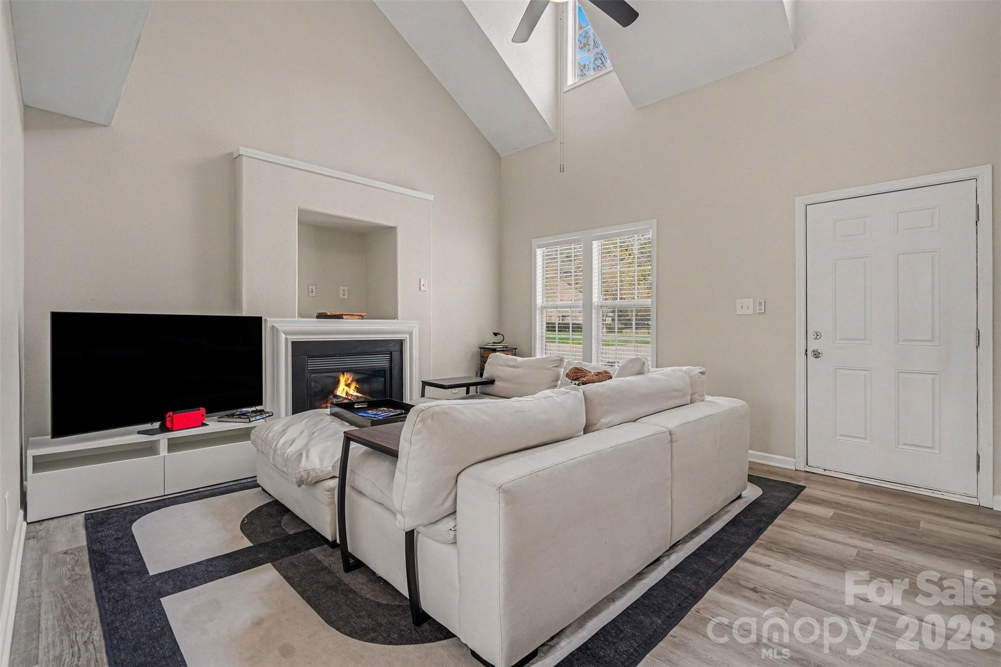 5504 Waverly Lynn Lane — Charlotte