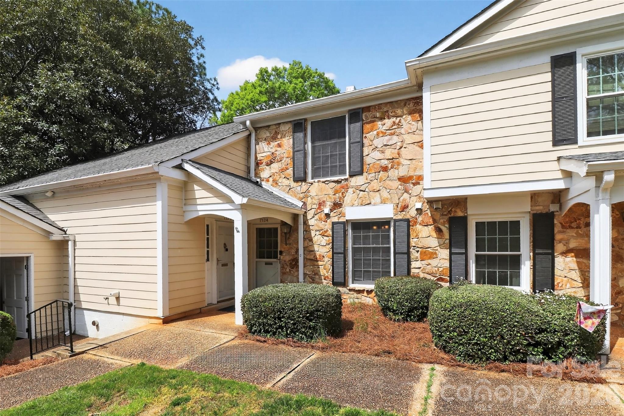7124 Quail Meadow Lane — Charlotte