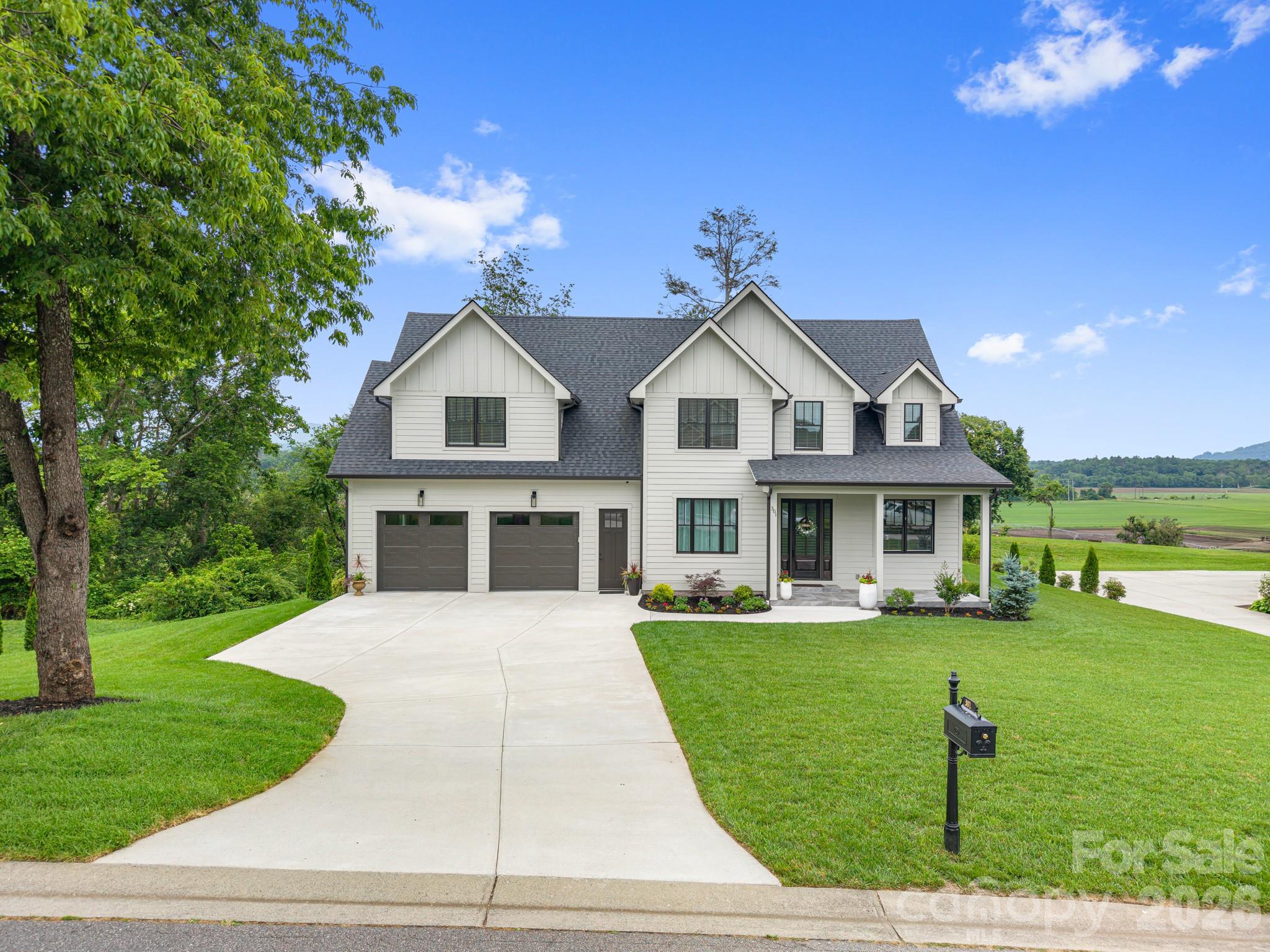 301 Rockbridge Road — Mills River