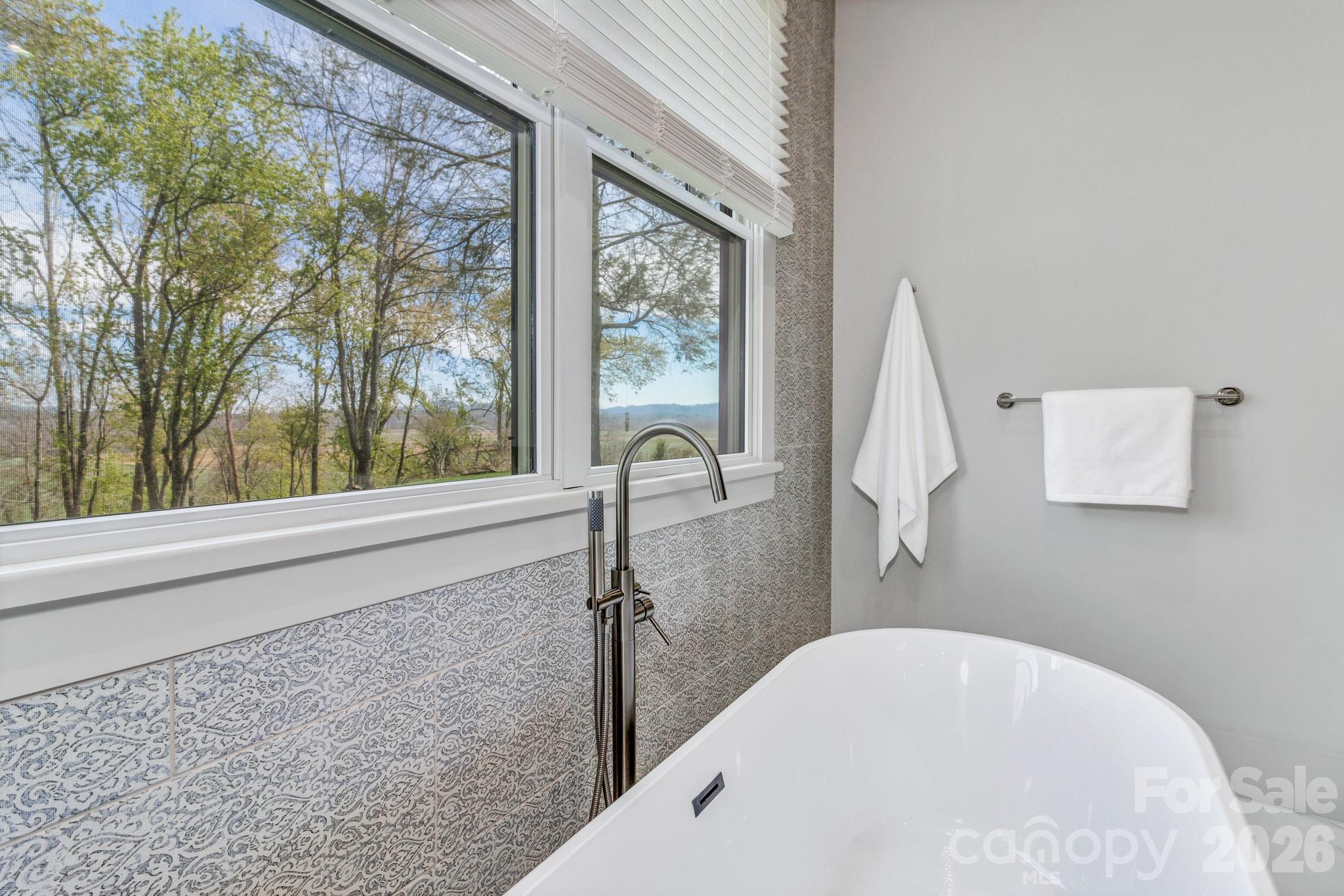 301 Rockbridge Road — Mills River