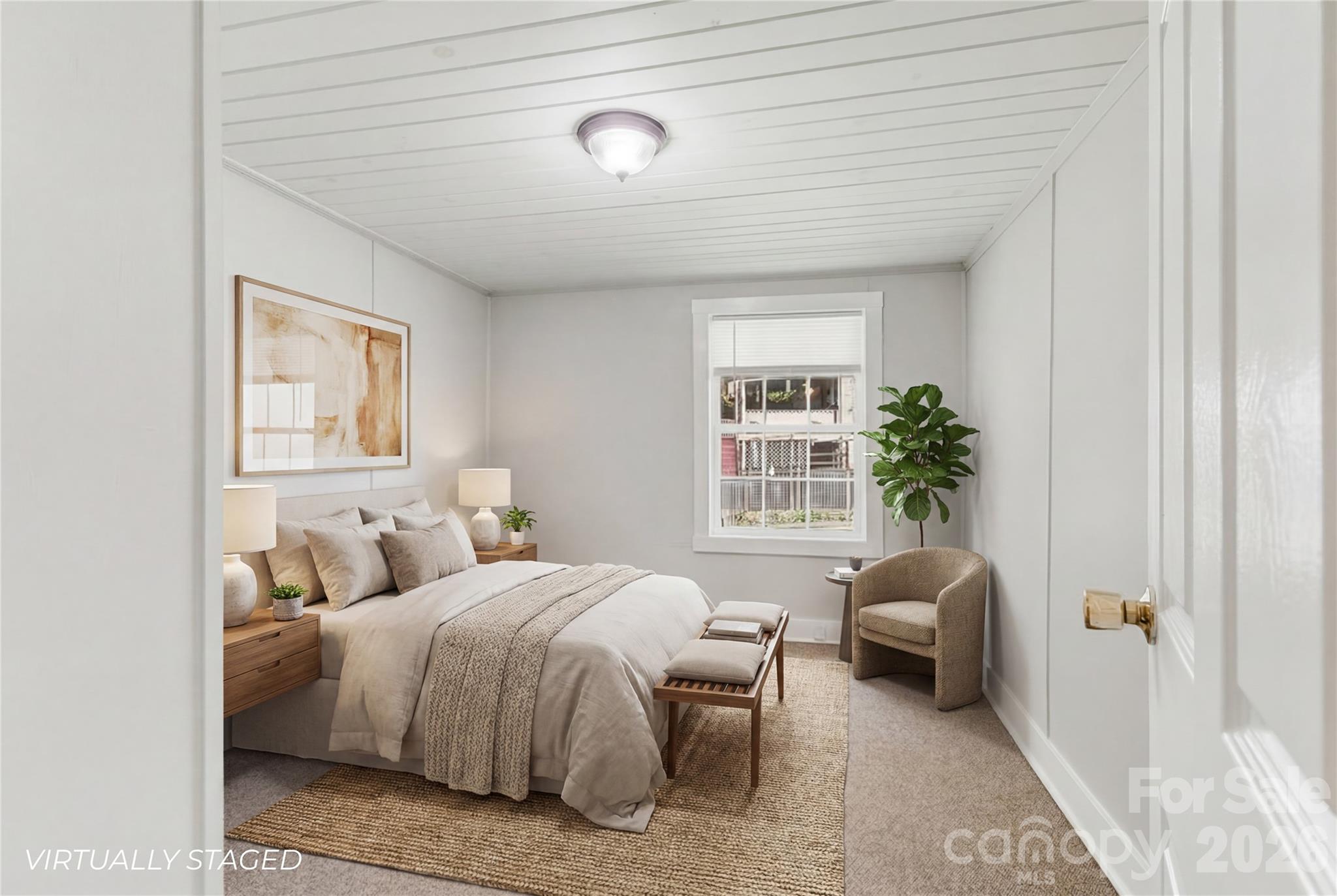 438 Loop Road — Hendersonville