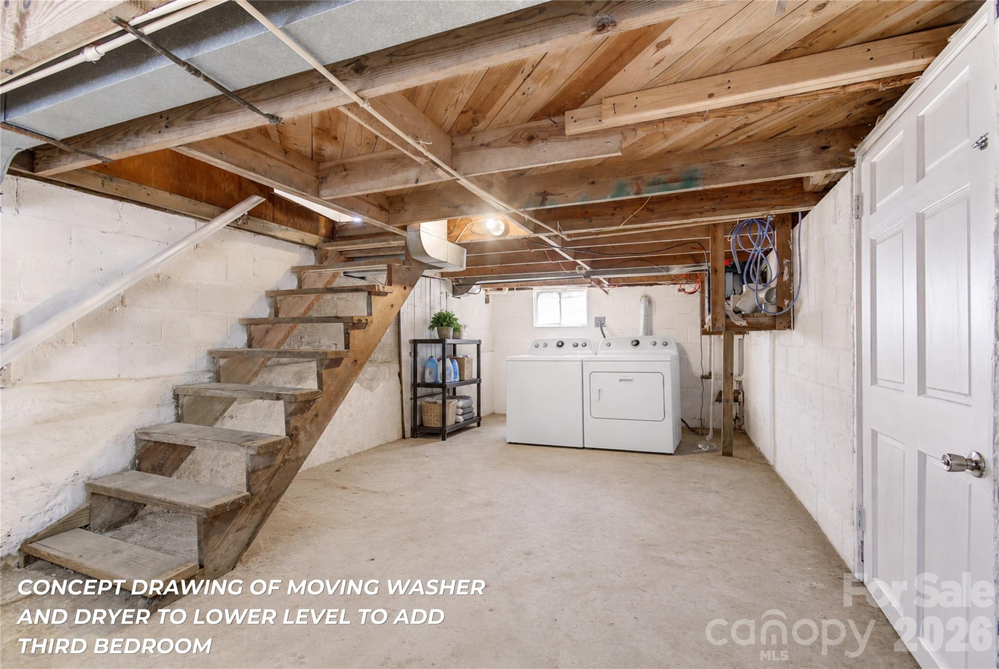 438 Loop Road — Hendersonville