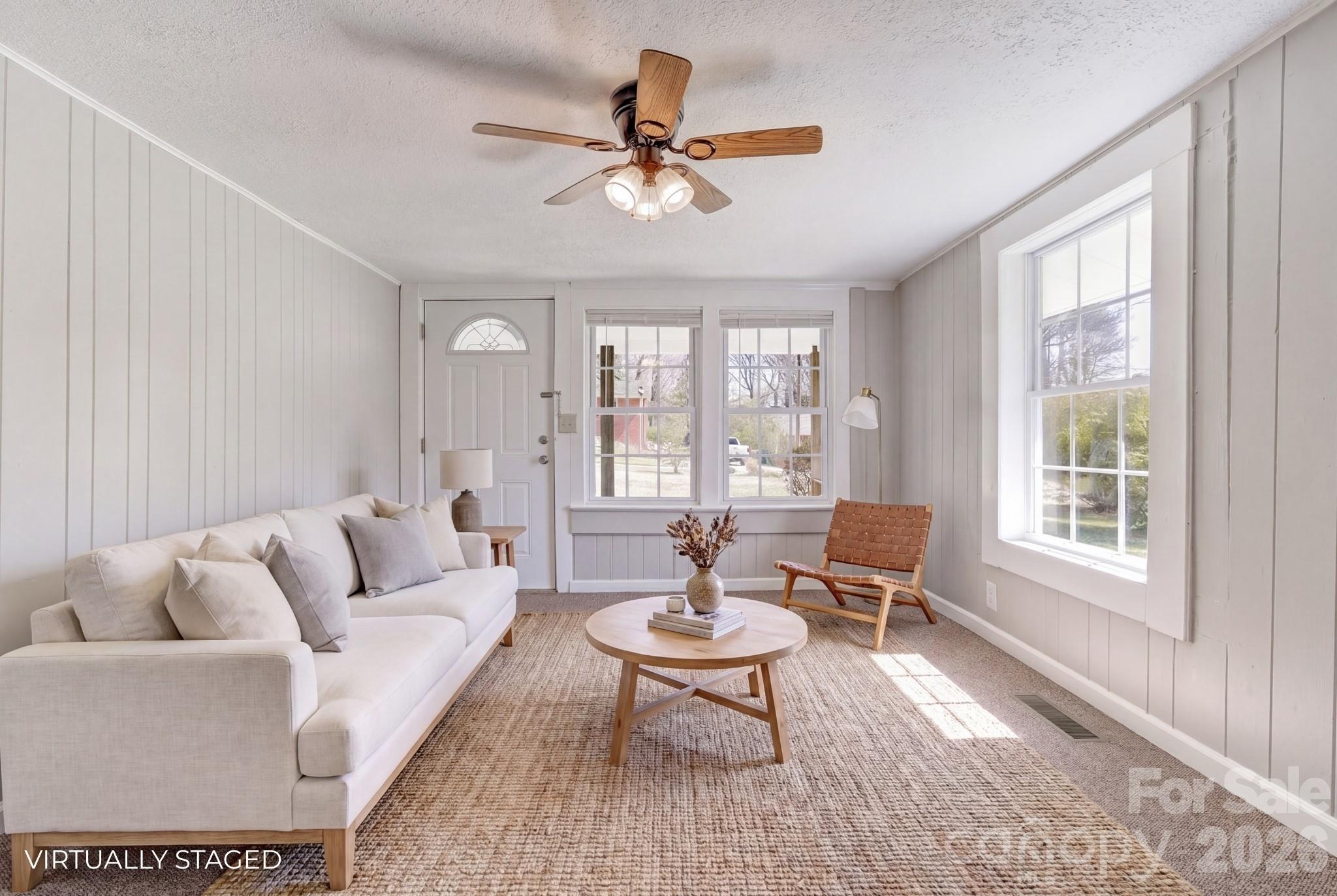 438 Loop Road — Hendersonville