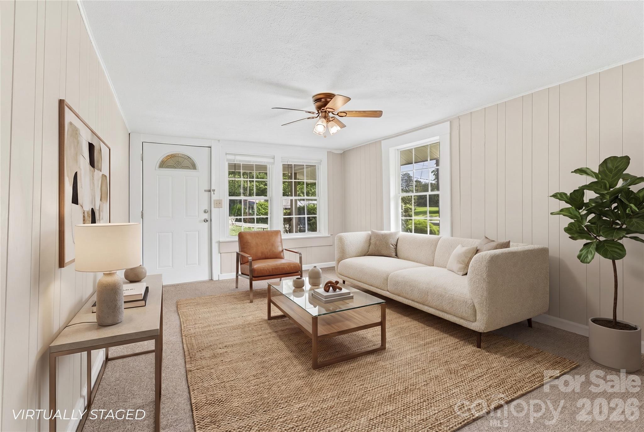 438 Loop Road — Hendersonville