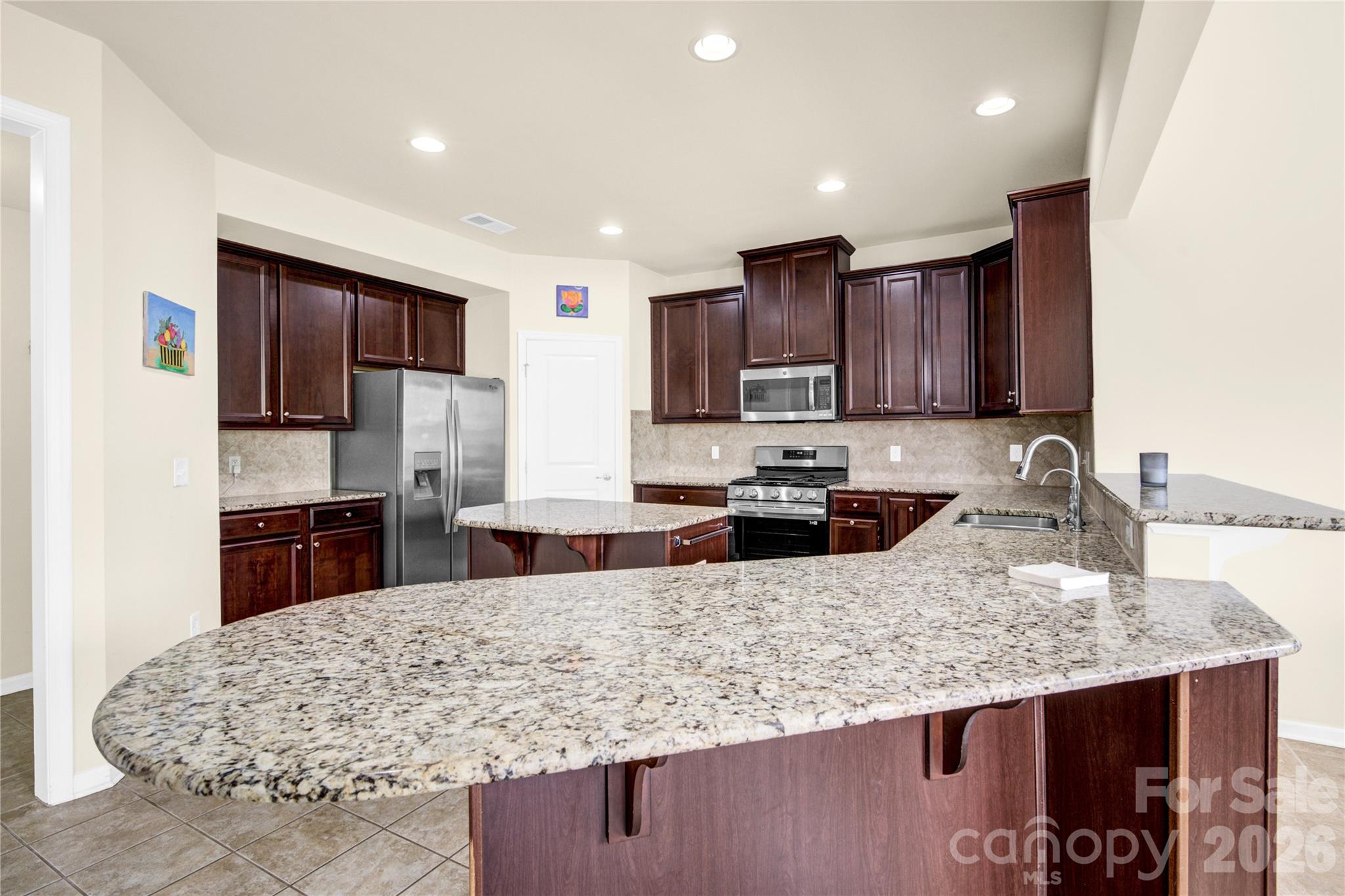 817 Wingthorn Rose Drive — Gastonia