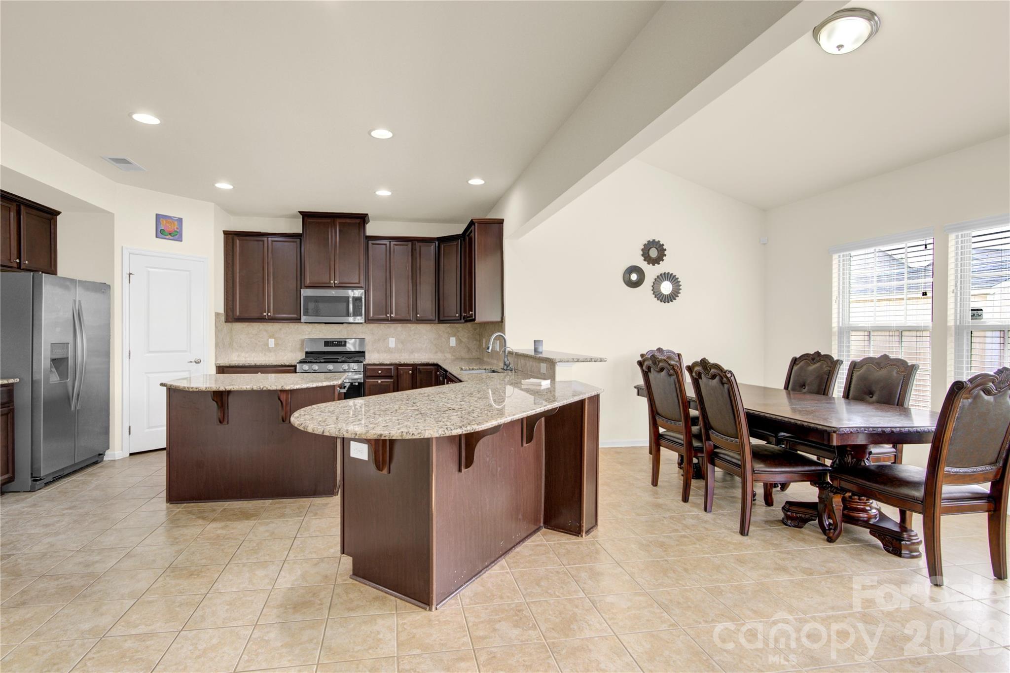 817 Wingthorn Rose Drive — Gastonia