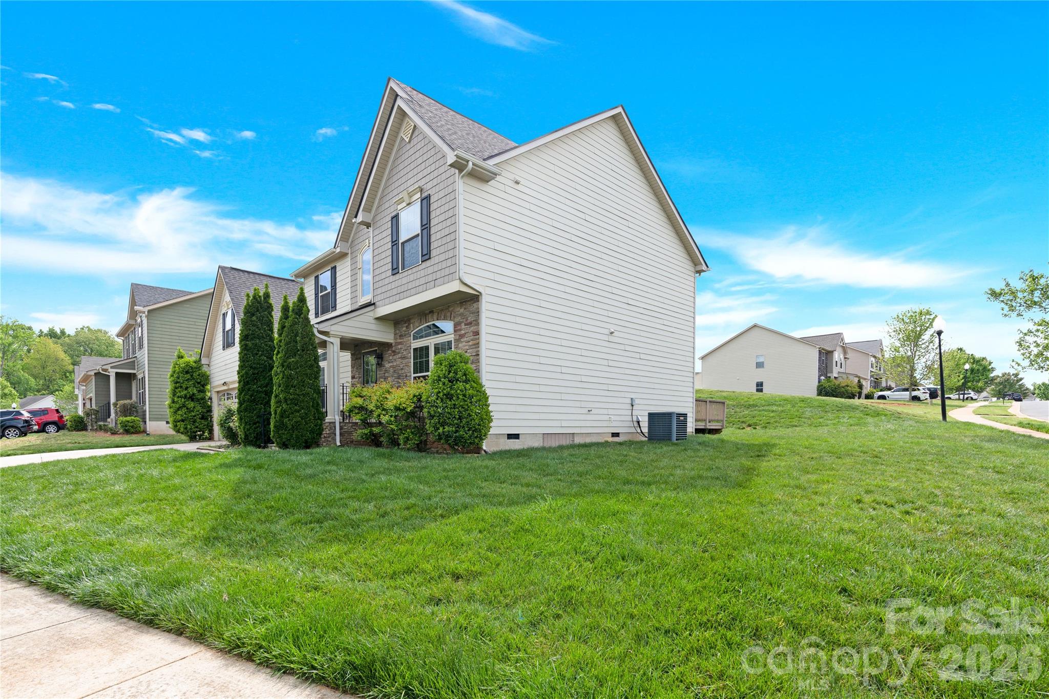 817 Wingthorn Rose Drive — Gastonia