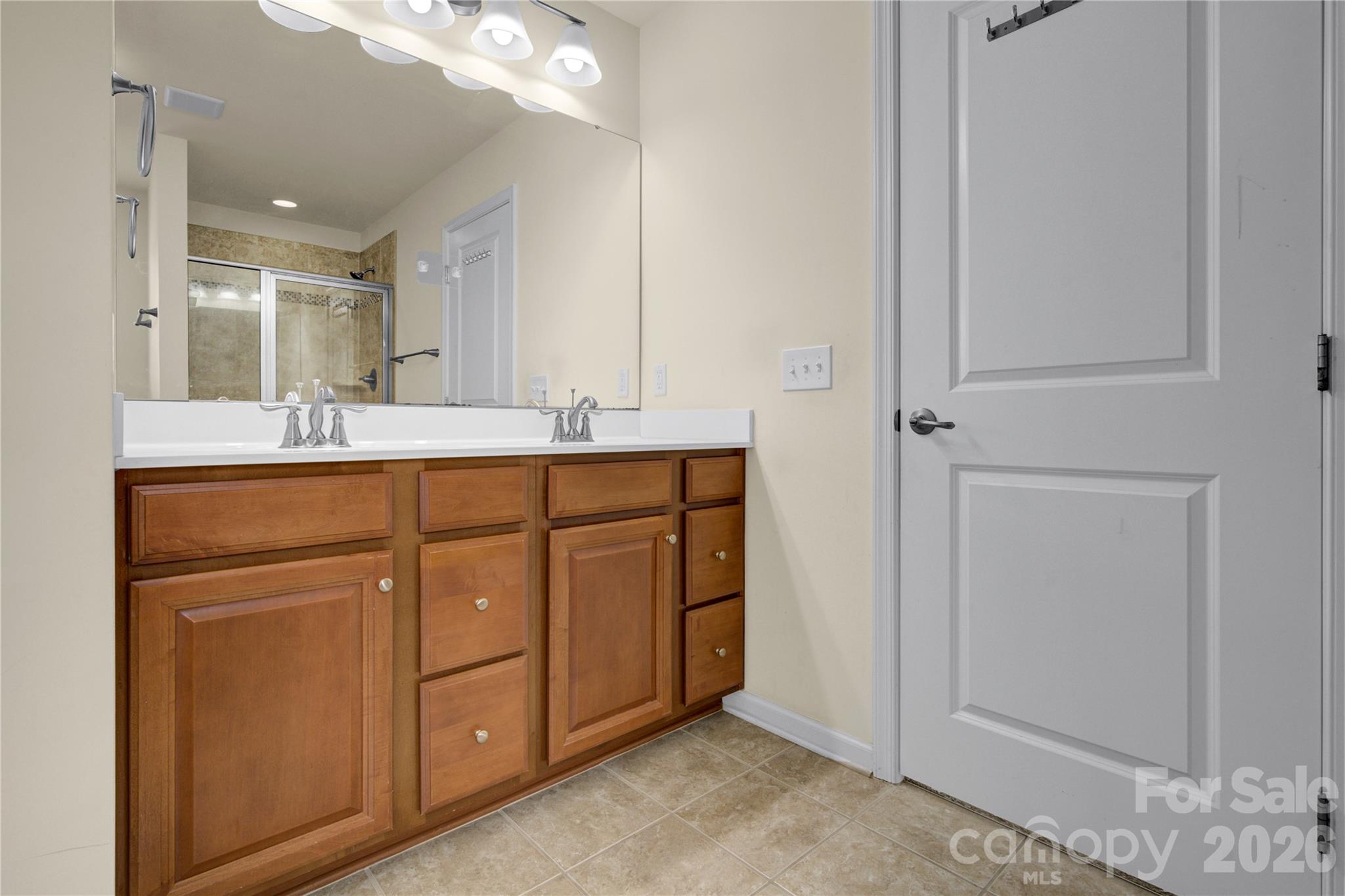 817 Wingthorn Rose Drive — Gastonia