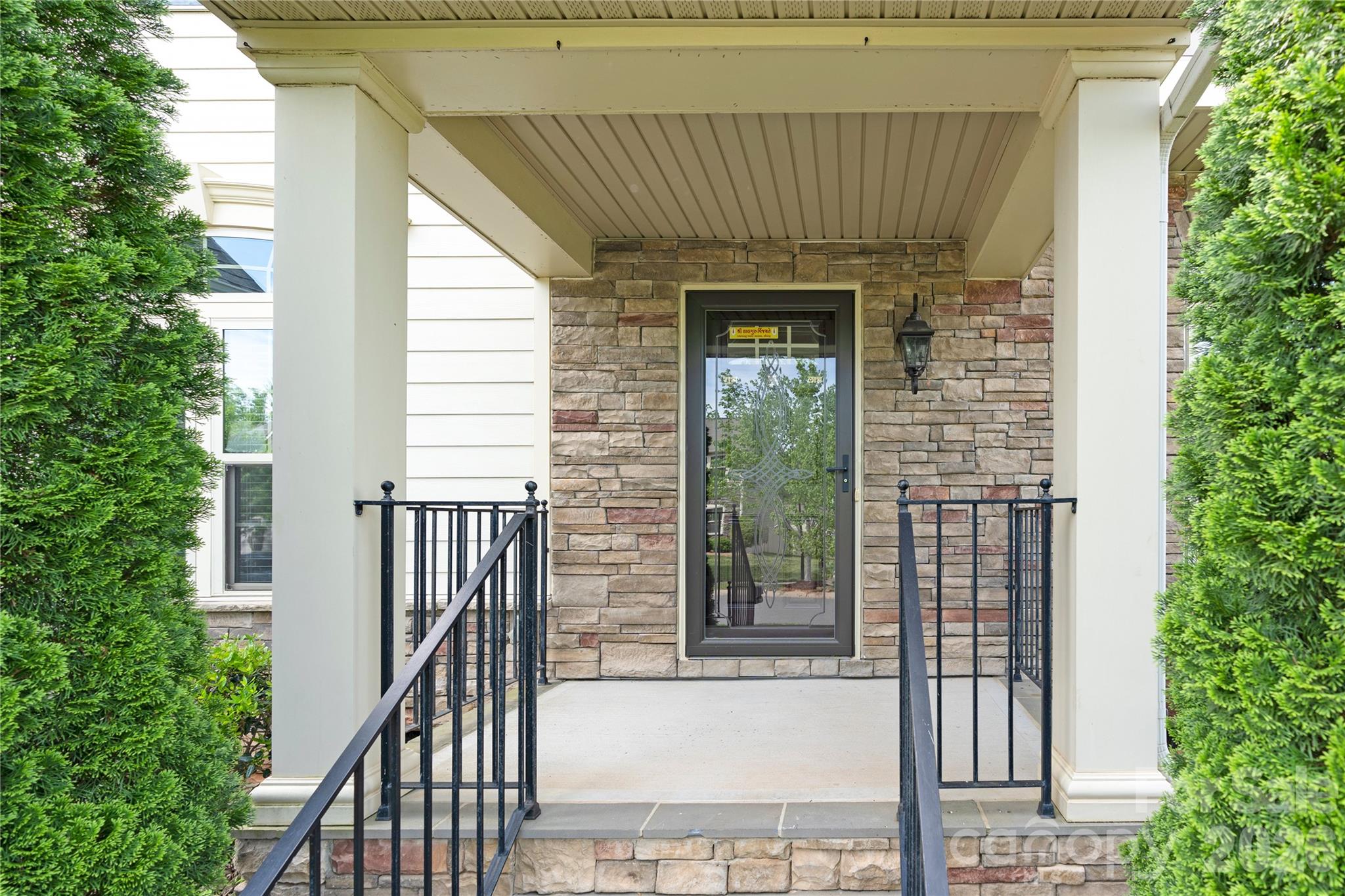 817 Wingthorn Rose Drive — Gastonia