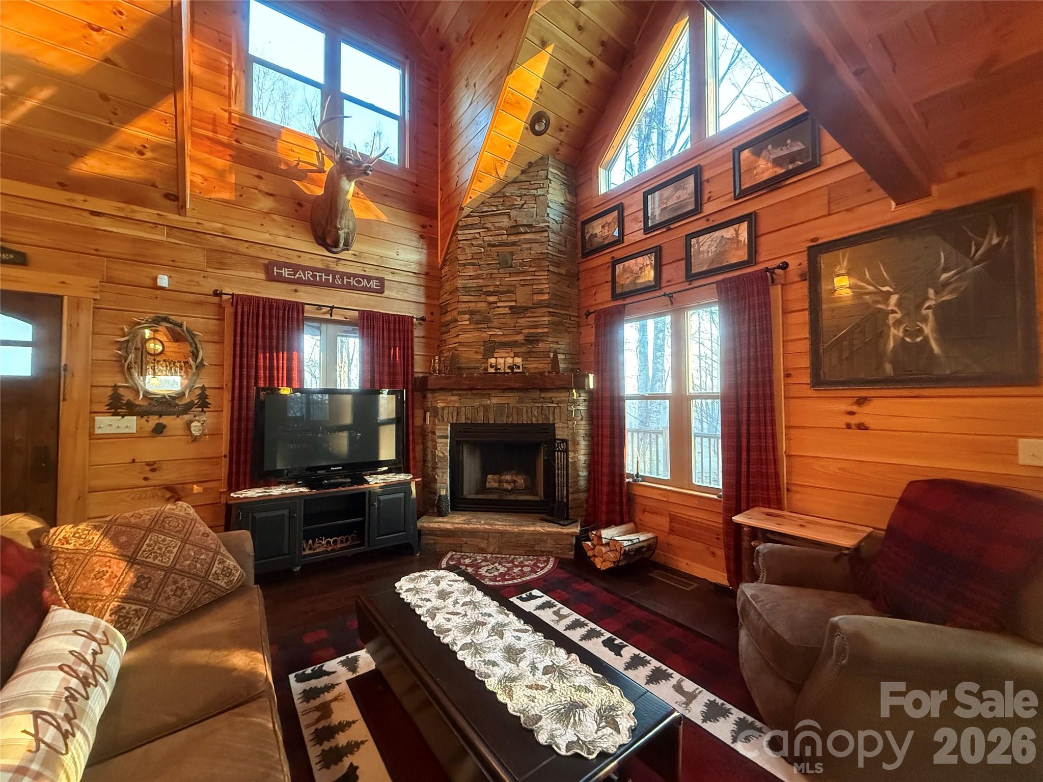 476 Double Eagle Drive — Nebo