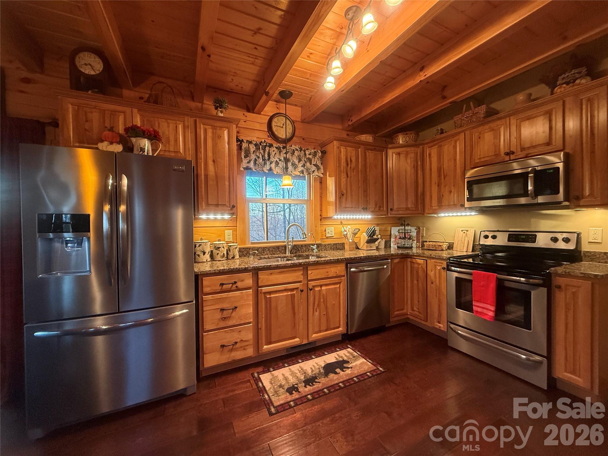 476 Double Eagle Drive — Nebo