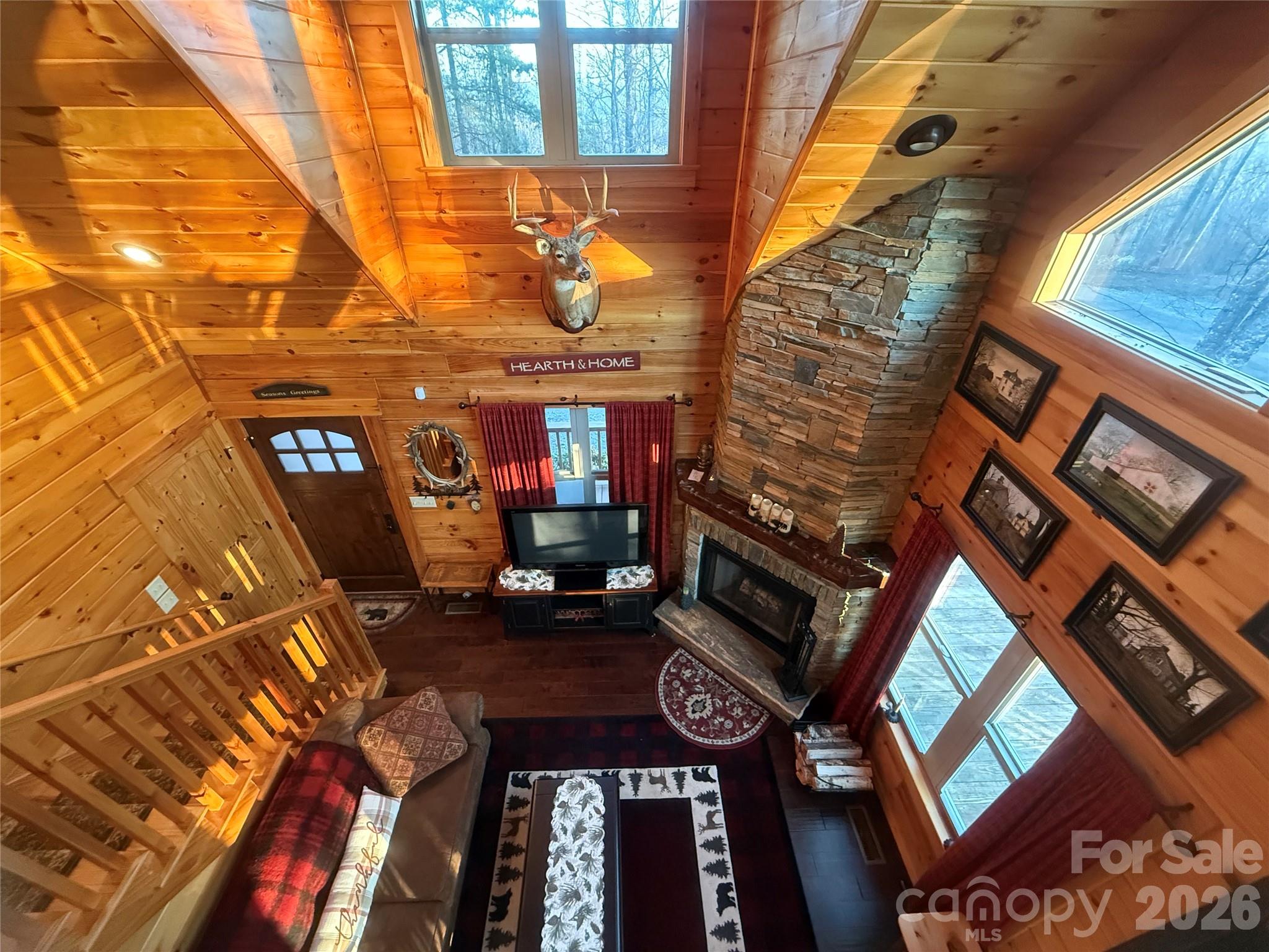 476 Double Eagle Drive — Nebo
