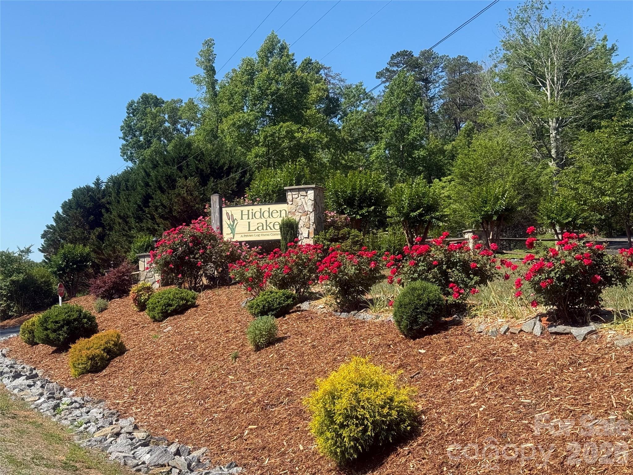 476 Double Eagle Drive — Nebo