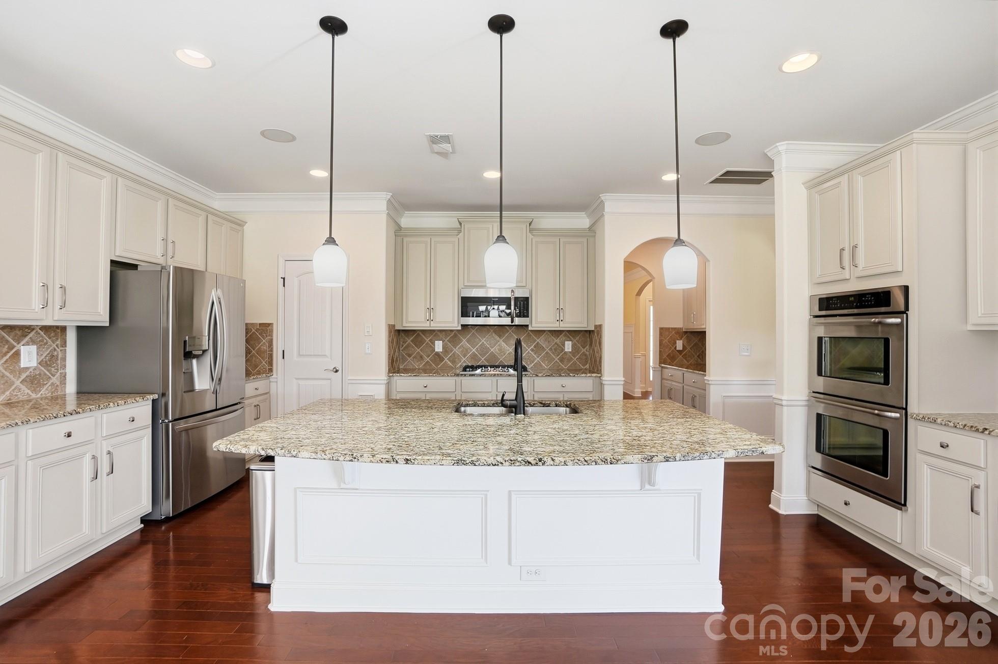 5509 Holly Hills Drive — Waxhaw