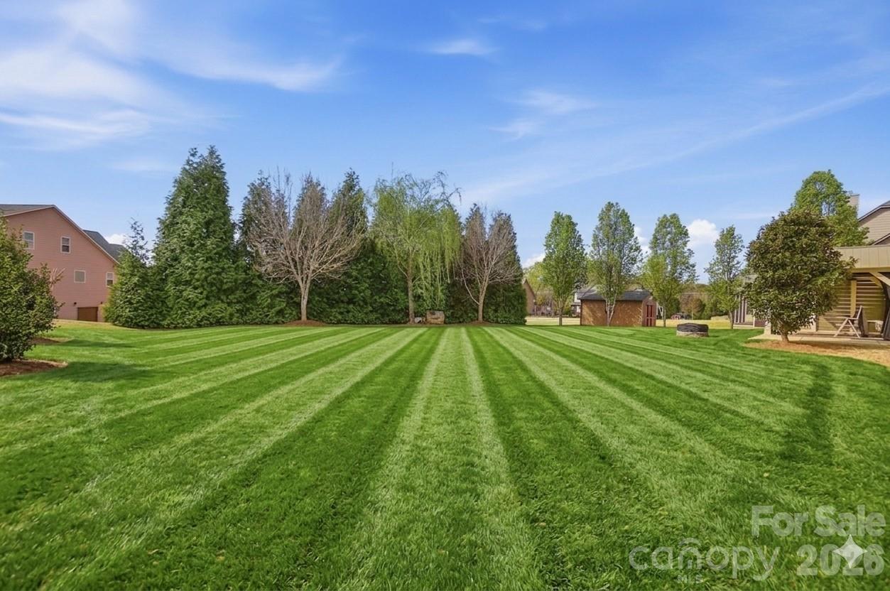 5509 Holly Hills Drive — Waxhaw