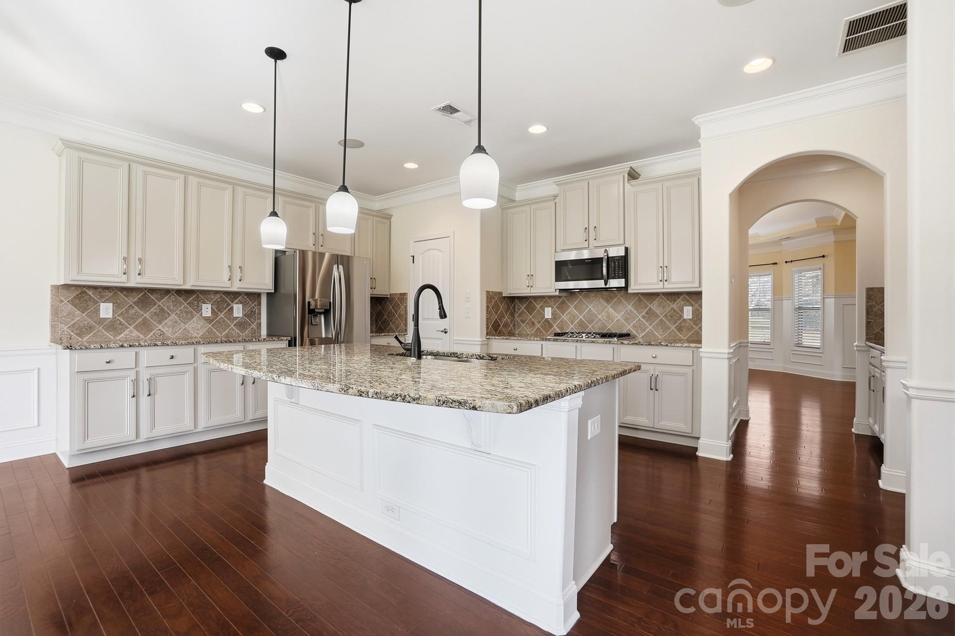 5509 Holly Hills Drive — Waxhaw