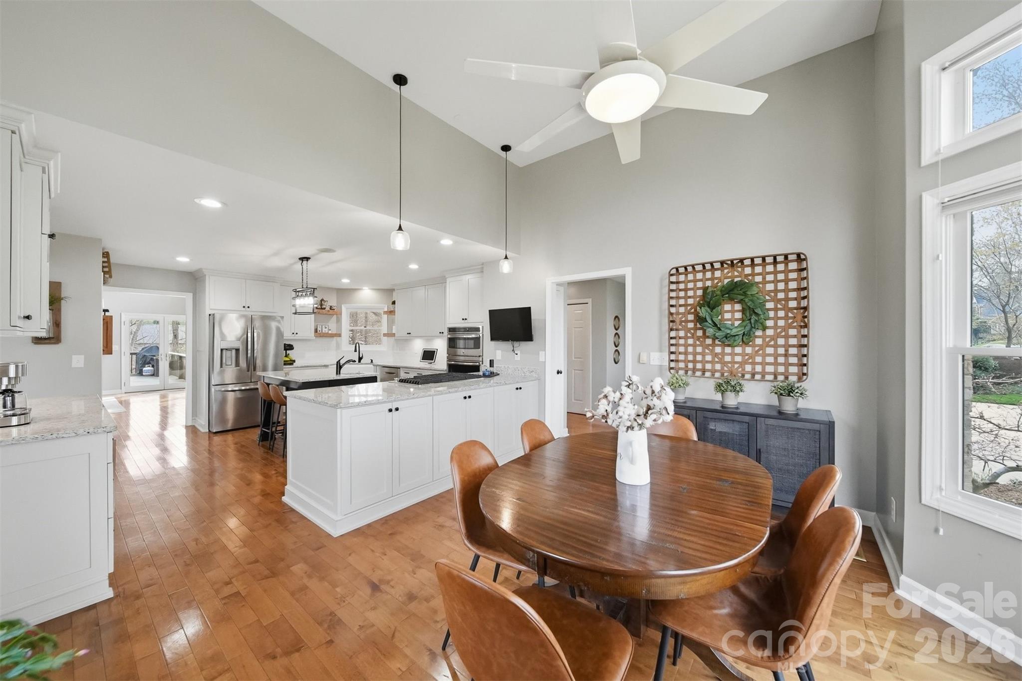 4624 9th Street NE — Hickory