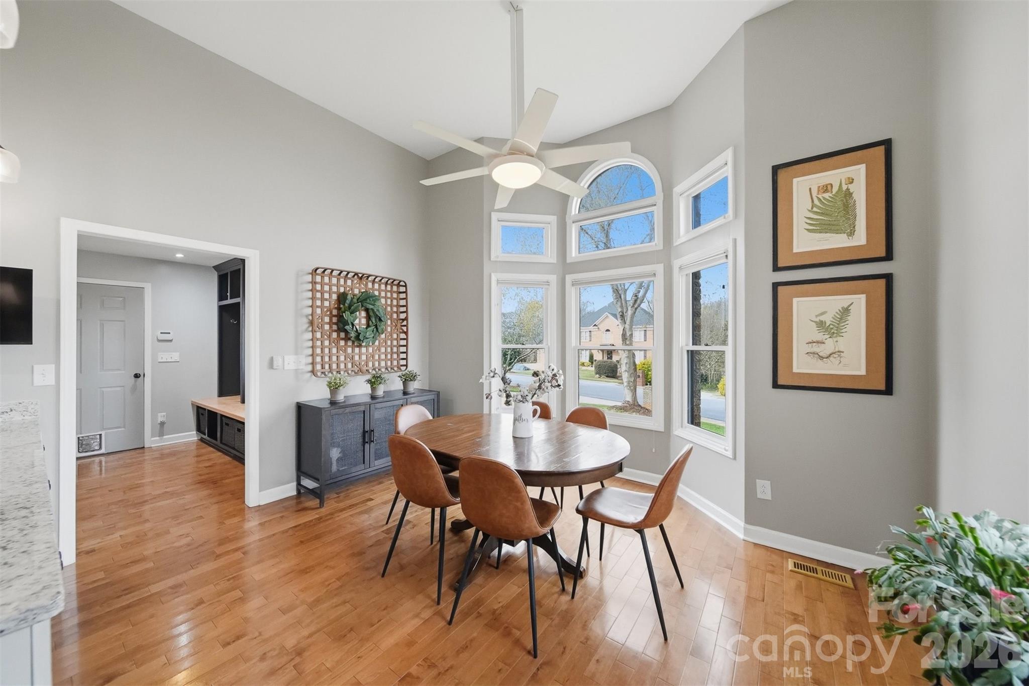 4624 9th Street NE — Hickory
