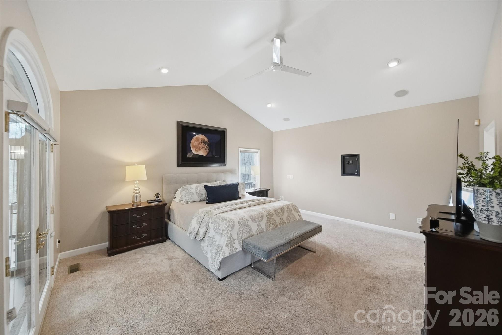4624 9th Street NE — Hickory