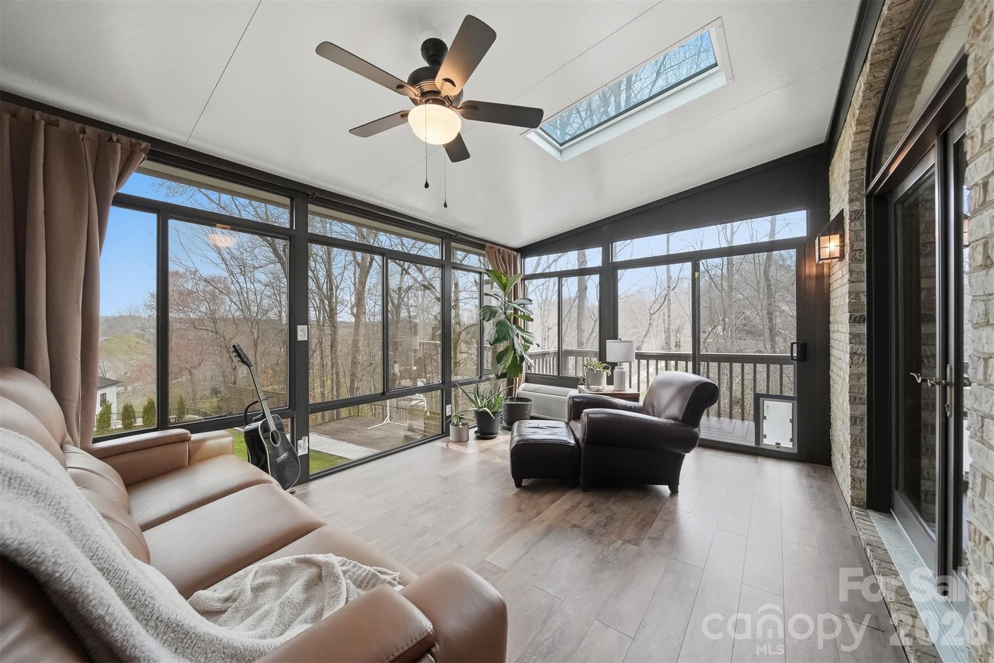 4624 9th Street NE — Hickory