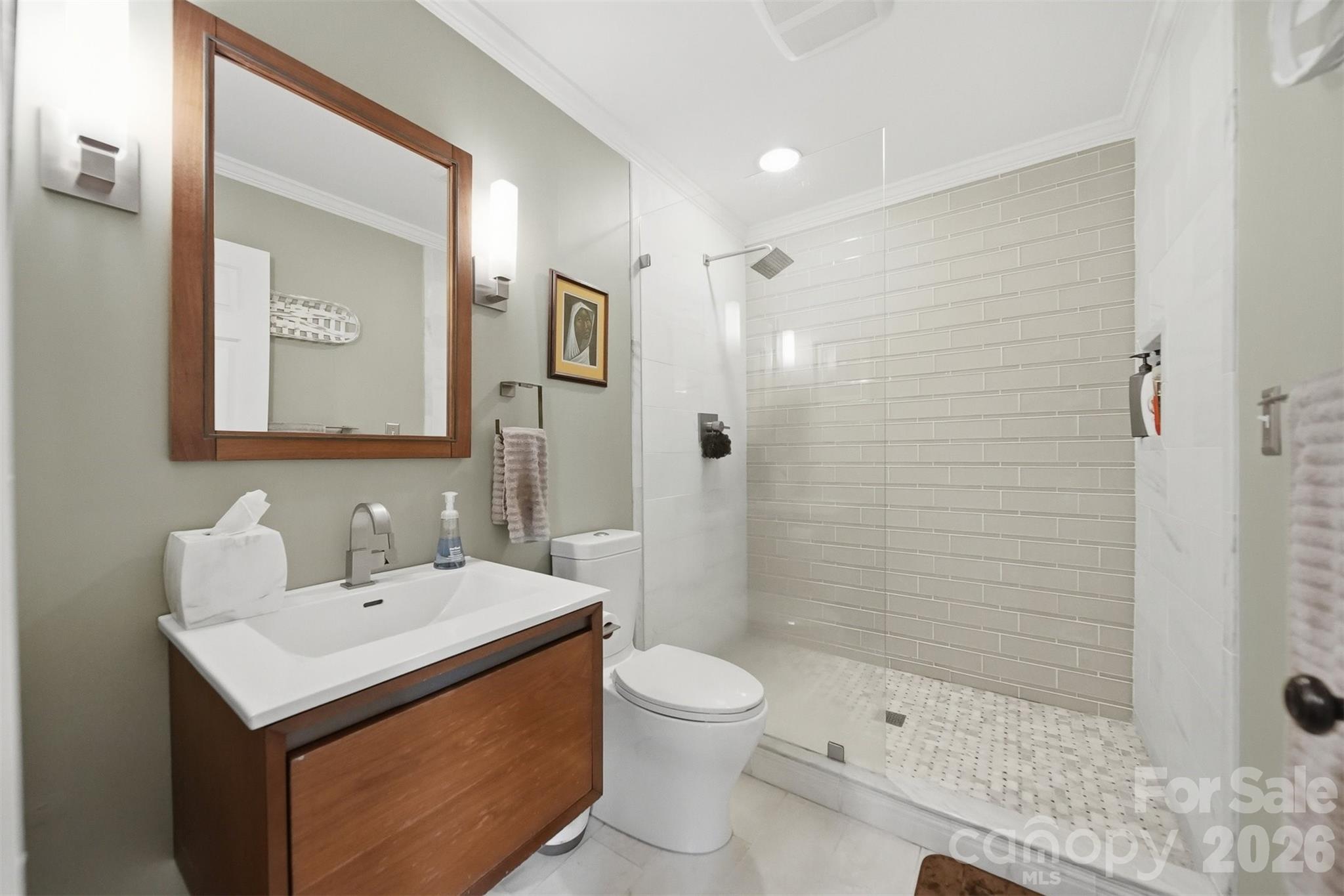 4624 9th Street NE — Hickory