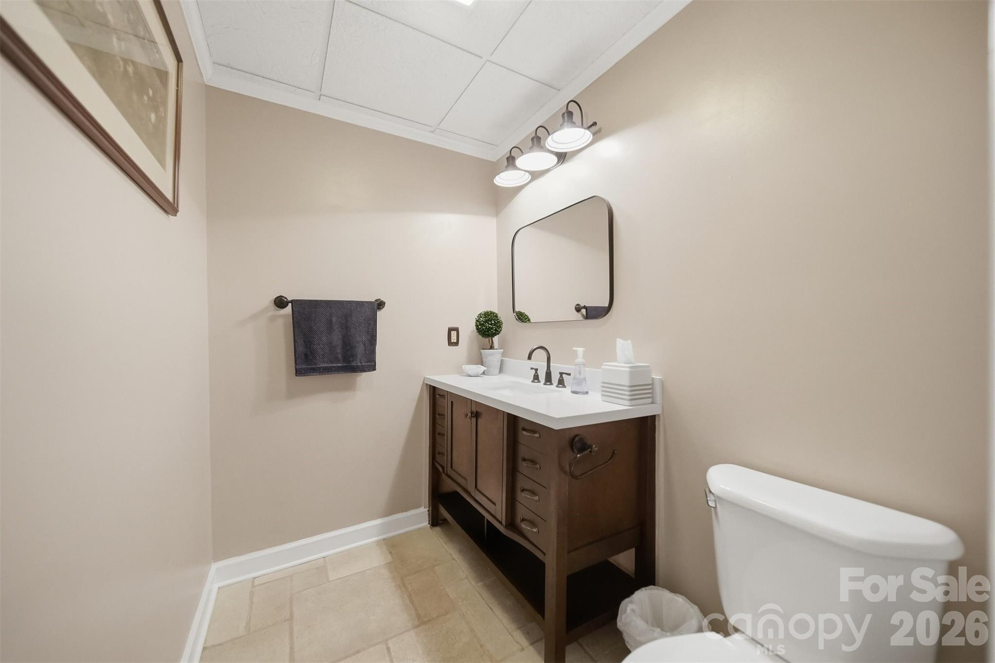 4624 9th Street NE — Hickory