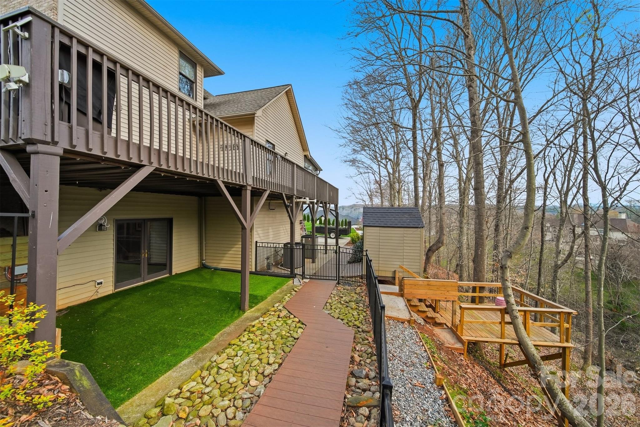4624 9th Street NE — Hickory