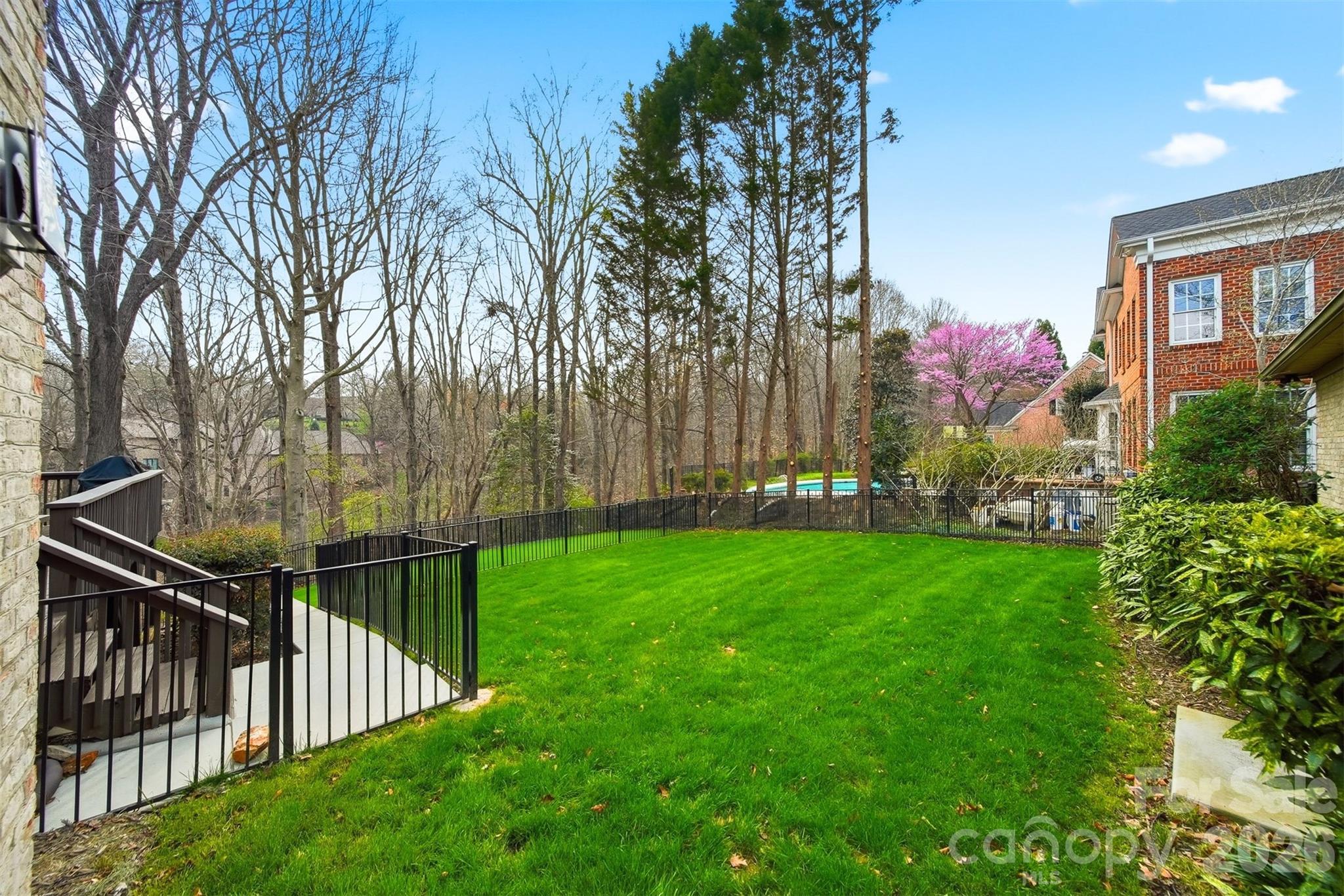 4624 9th Street NE — Hickory