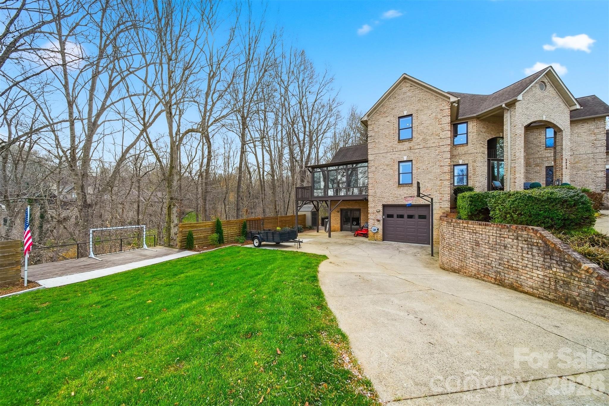4624 9th Street NE — Hickory