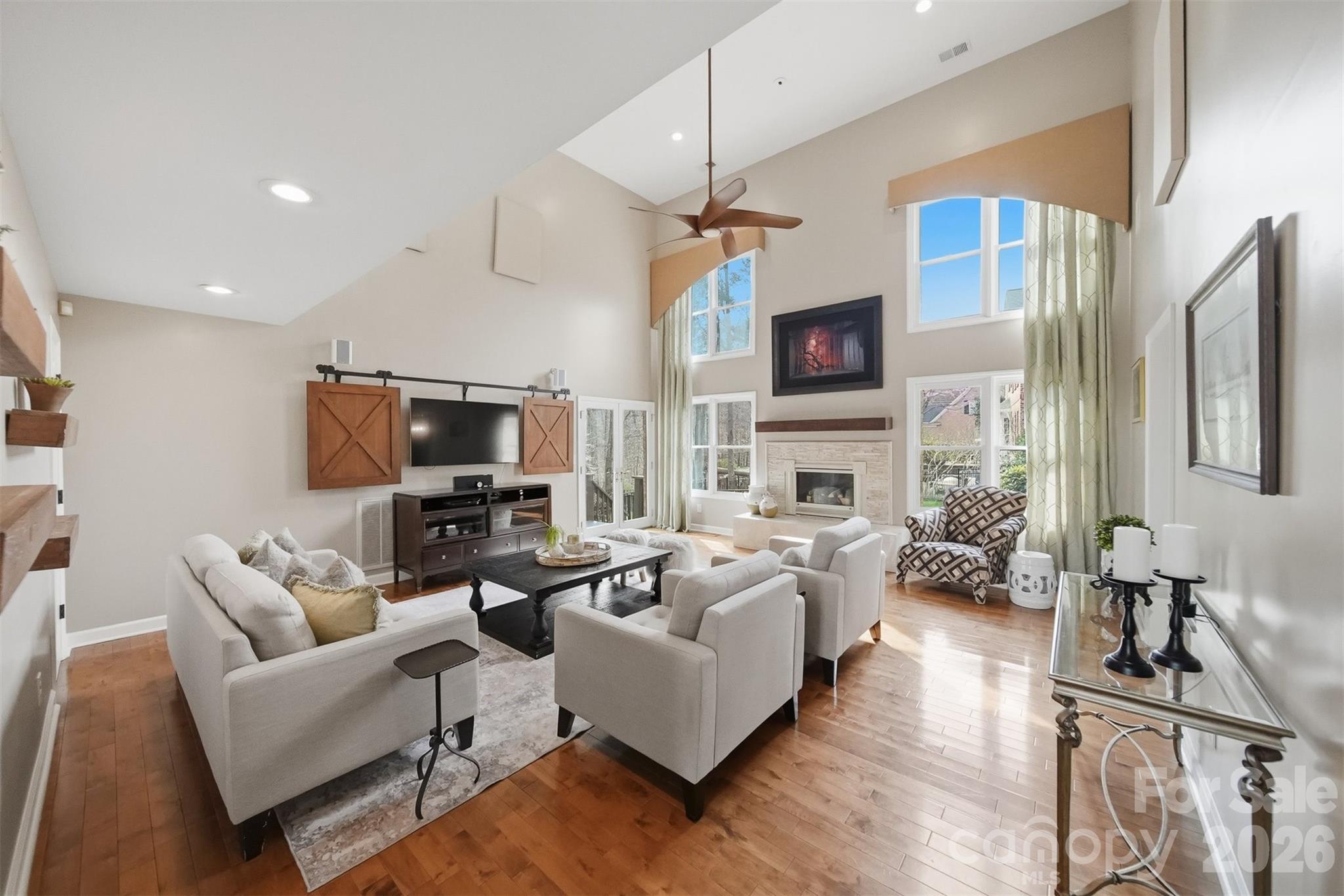 4624 9th Street NE — Hickory