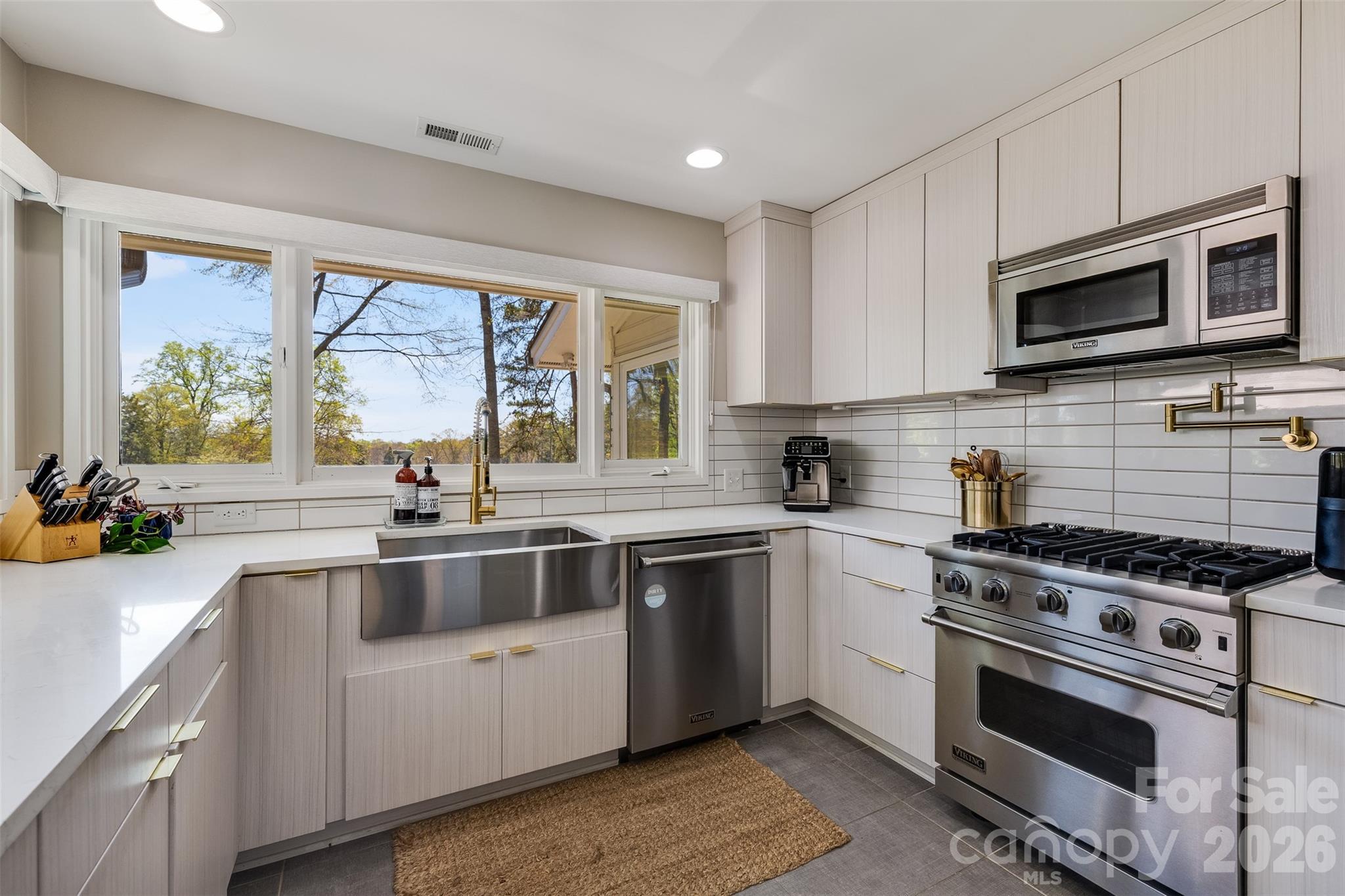 6 Pine Knoll Drive — Lake Wylie