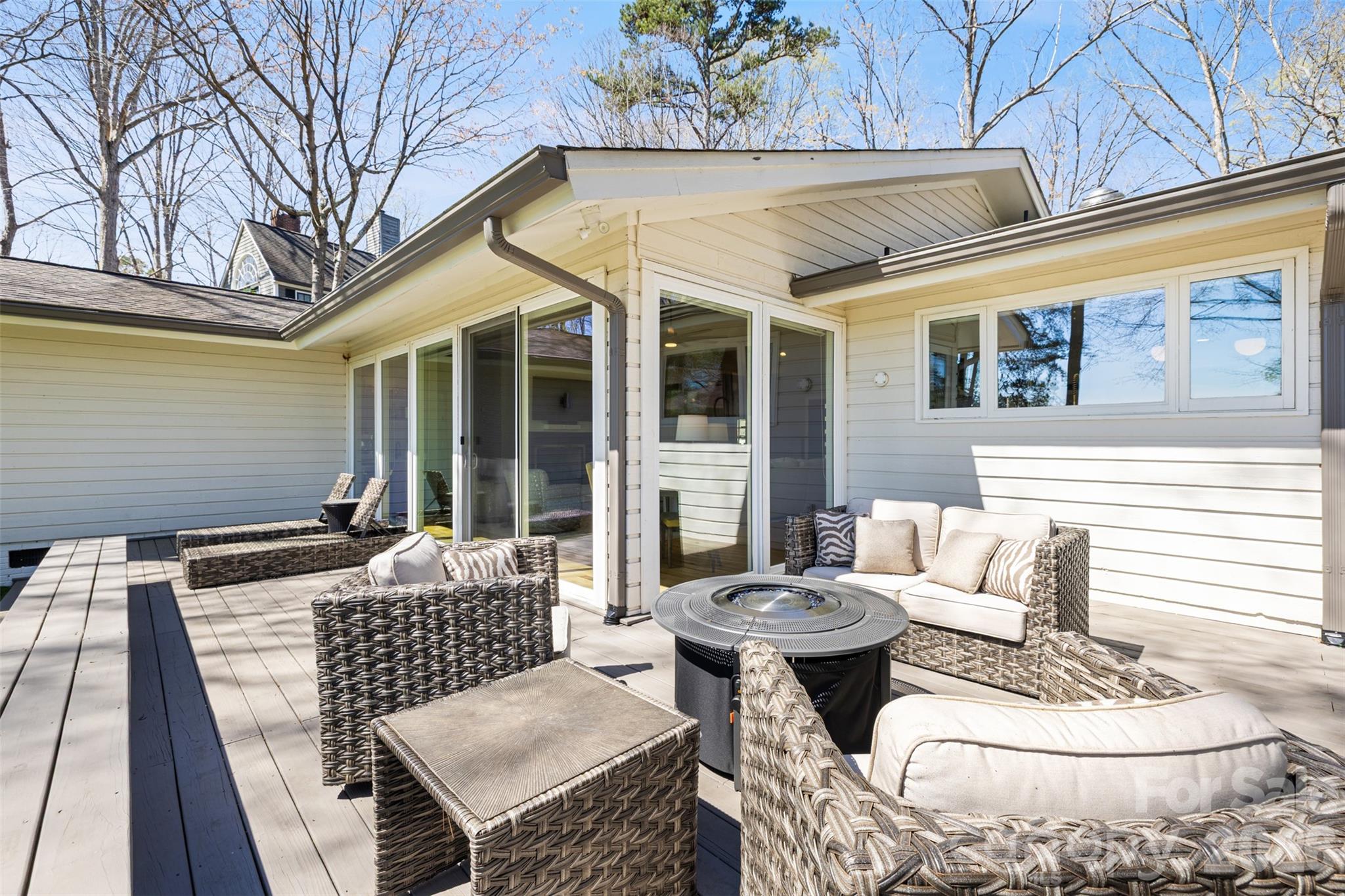 6 Pine Knoll Drive — Lake Wylie