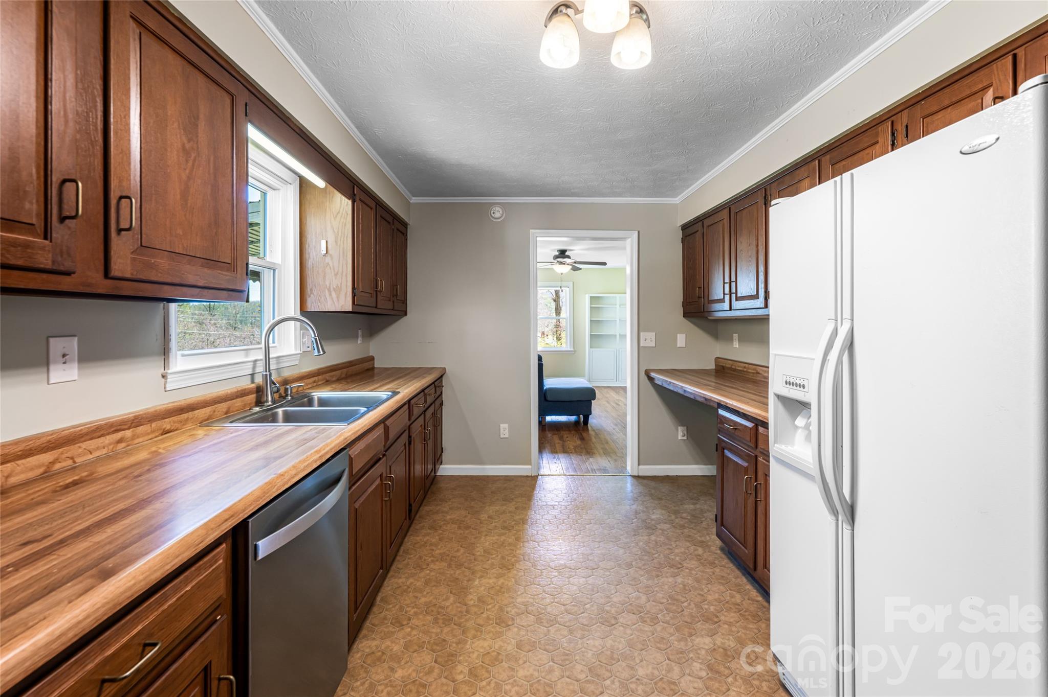 215 Browning Avenue — Hendersonville