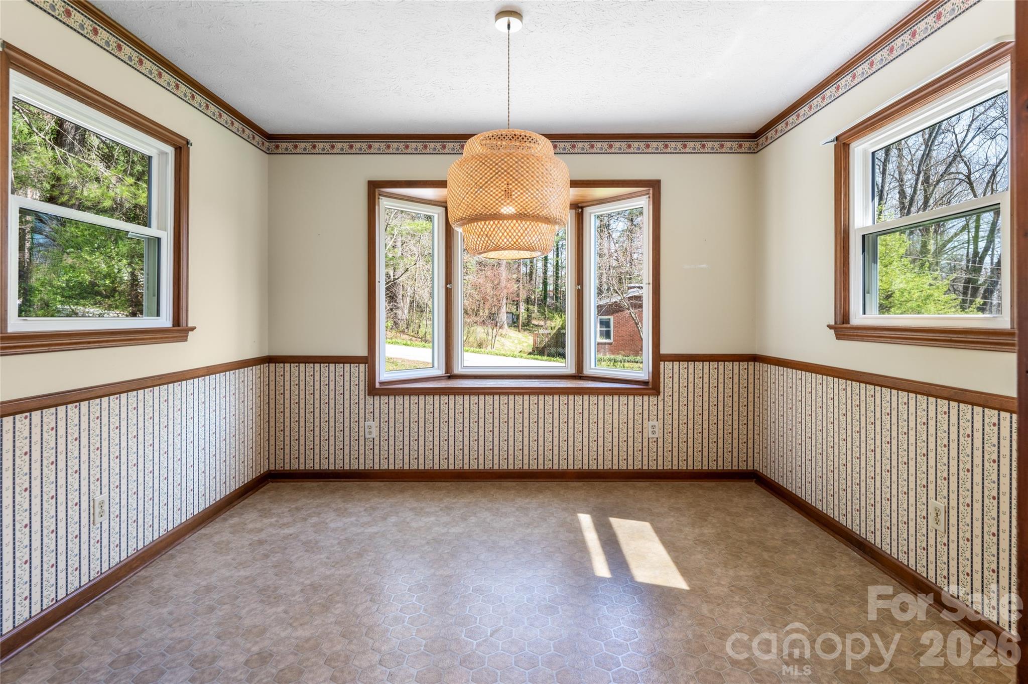 215 Browning Avenue — Hendersonville