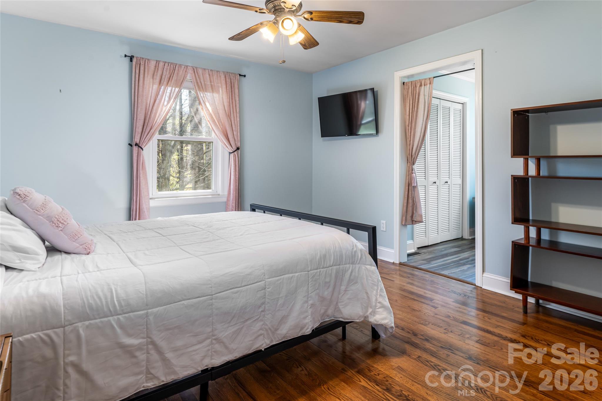 215 Browning Avenue — Hendersonville